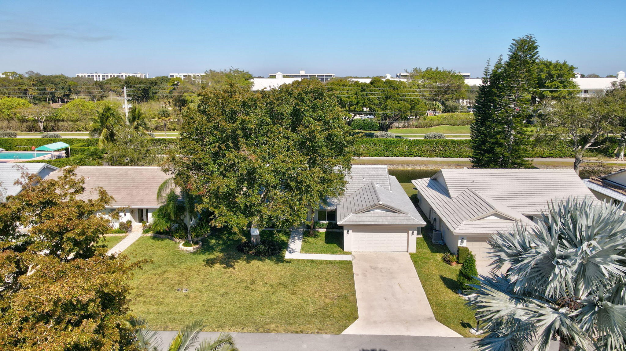 6389 Casabella Lane