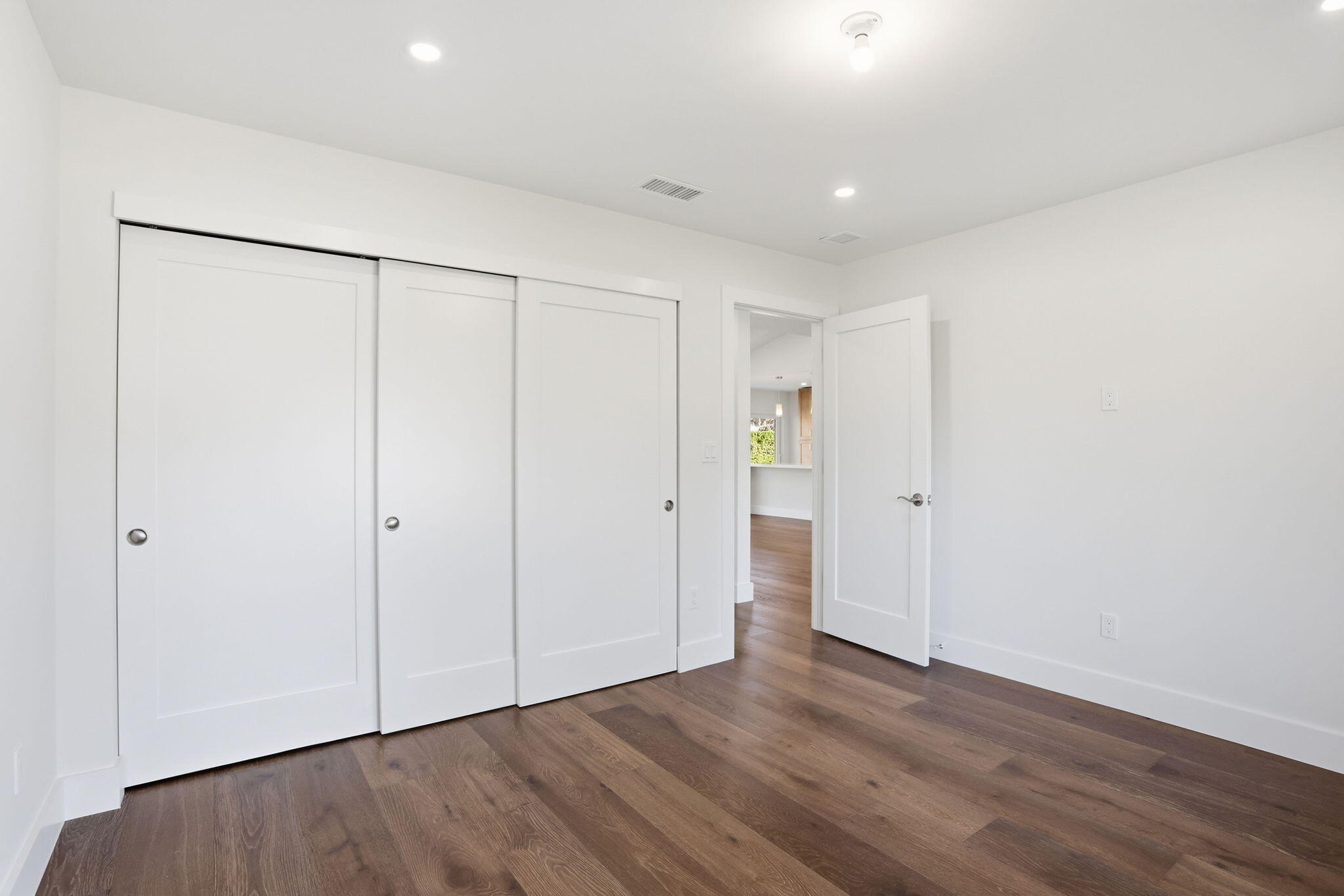 6389 Casabella Lane