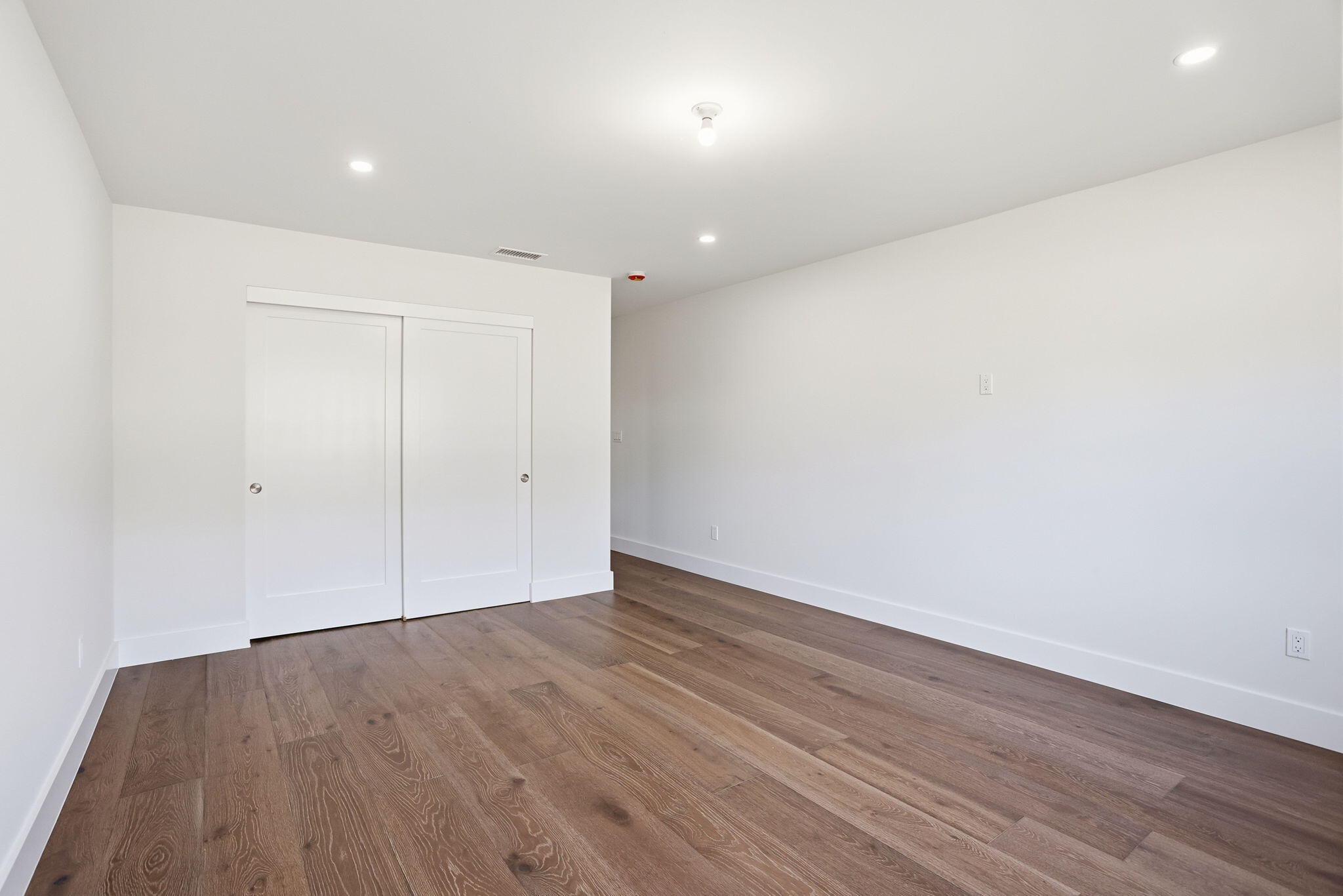 6389 Casabella Lane