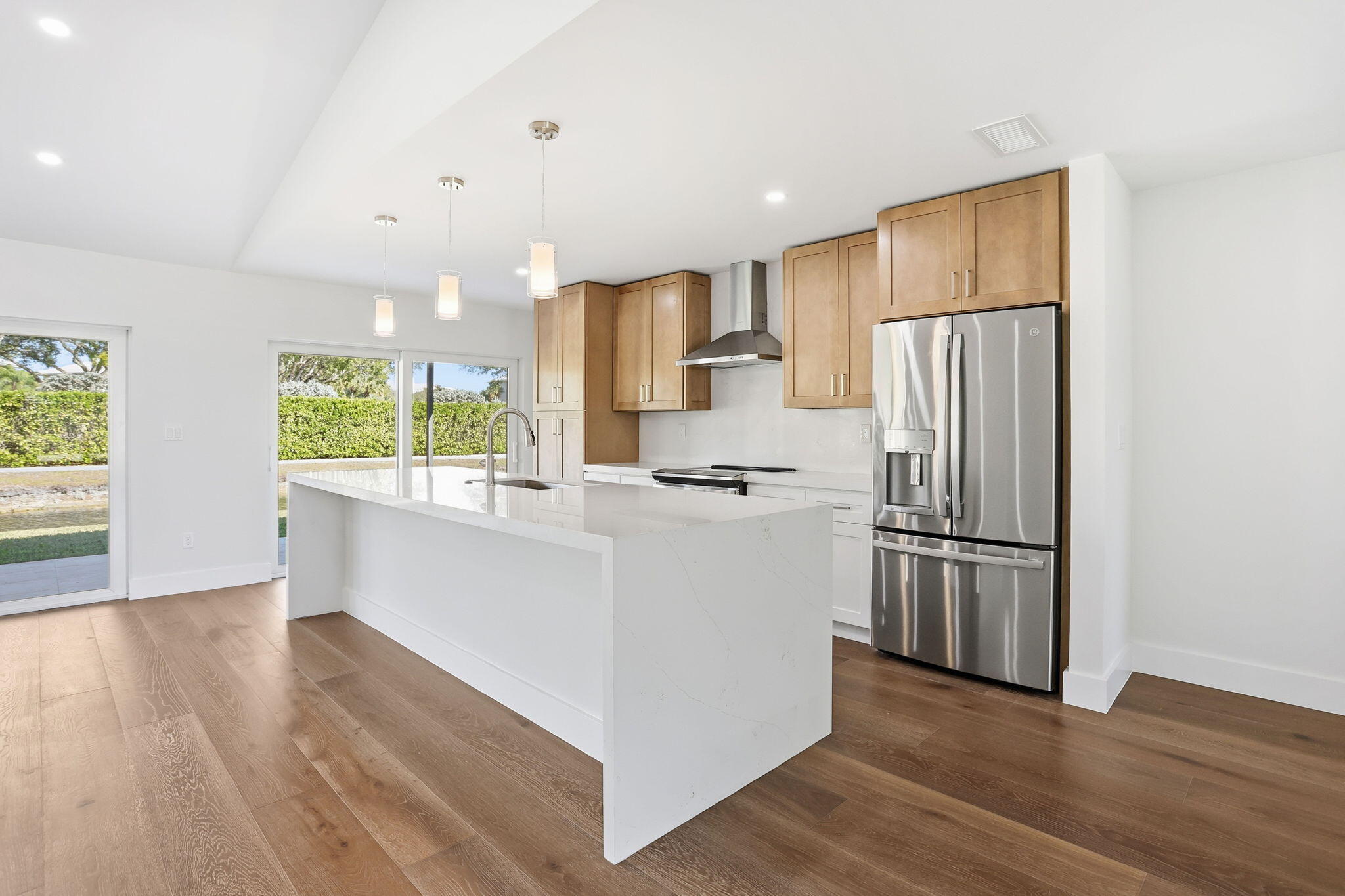 6389 Casabella Lane