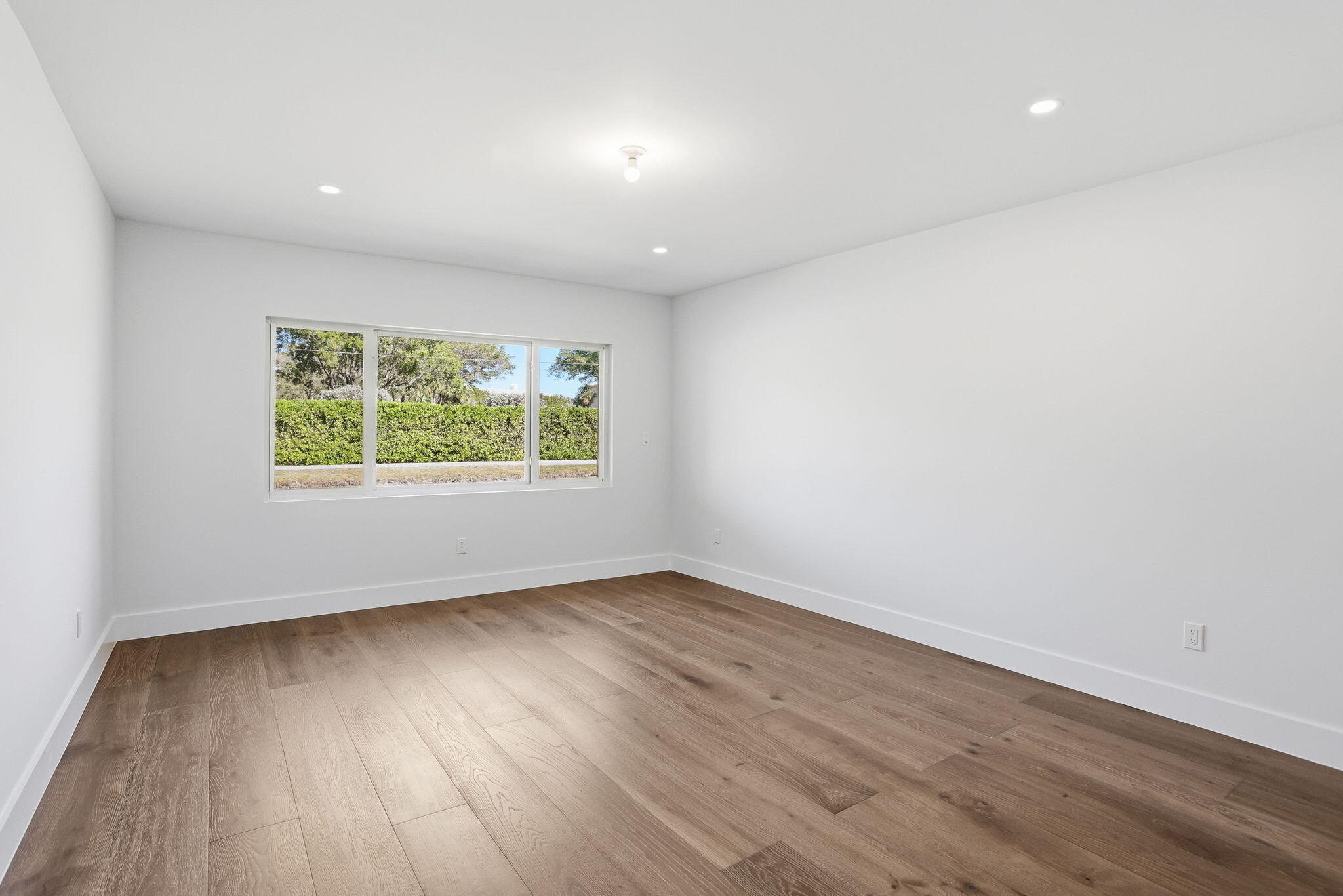 6389 Casabella Lane