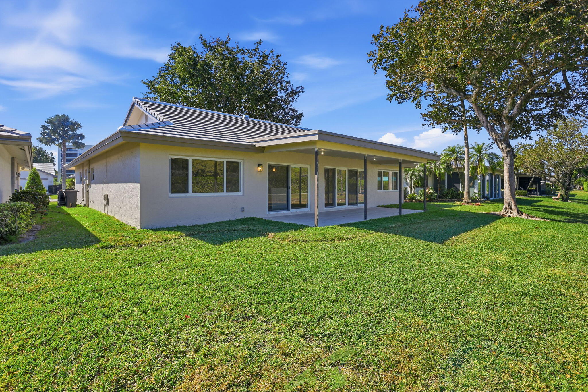 6389 Casabella Lane