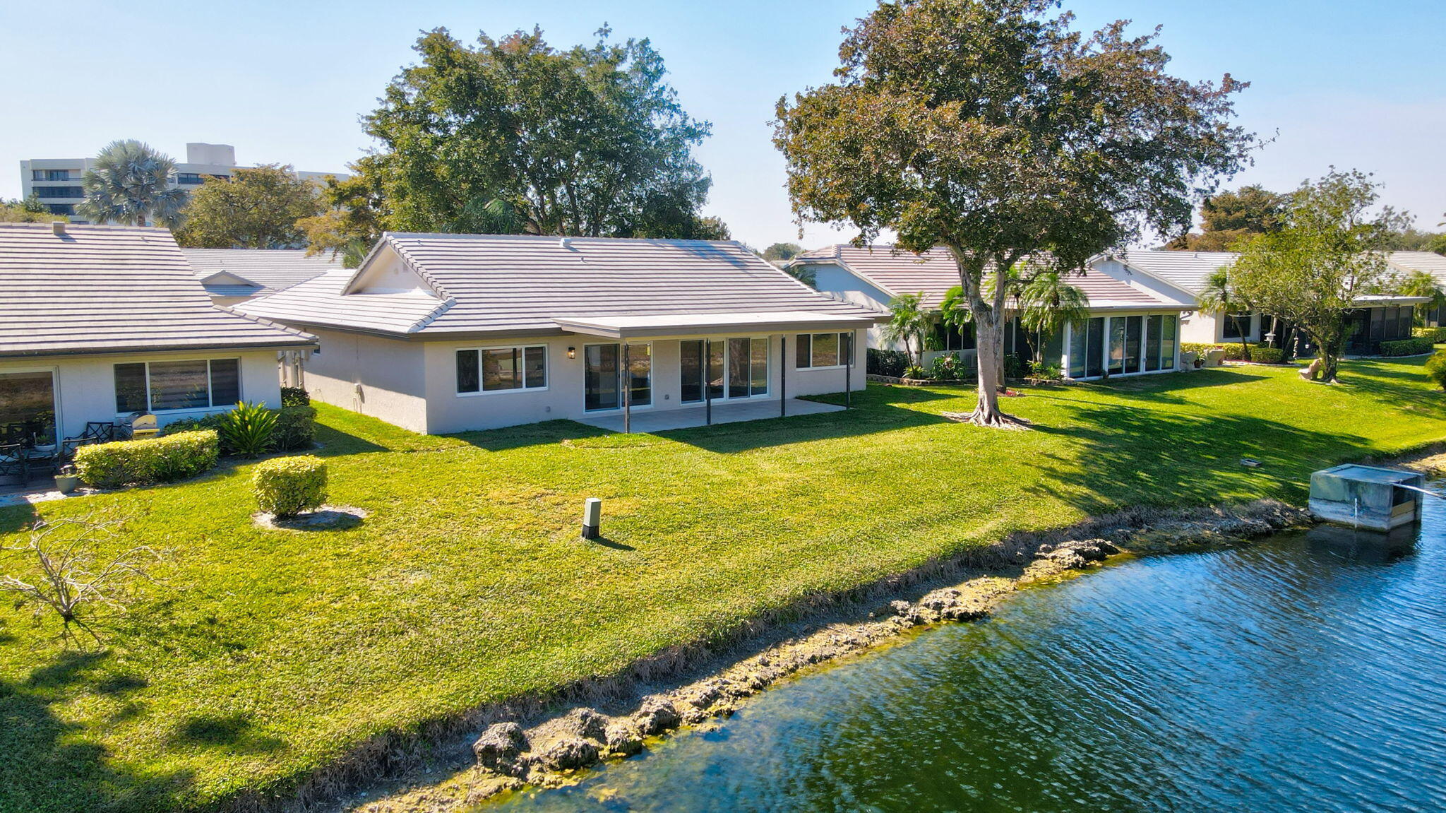 6389 Casabella Lane