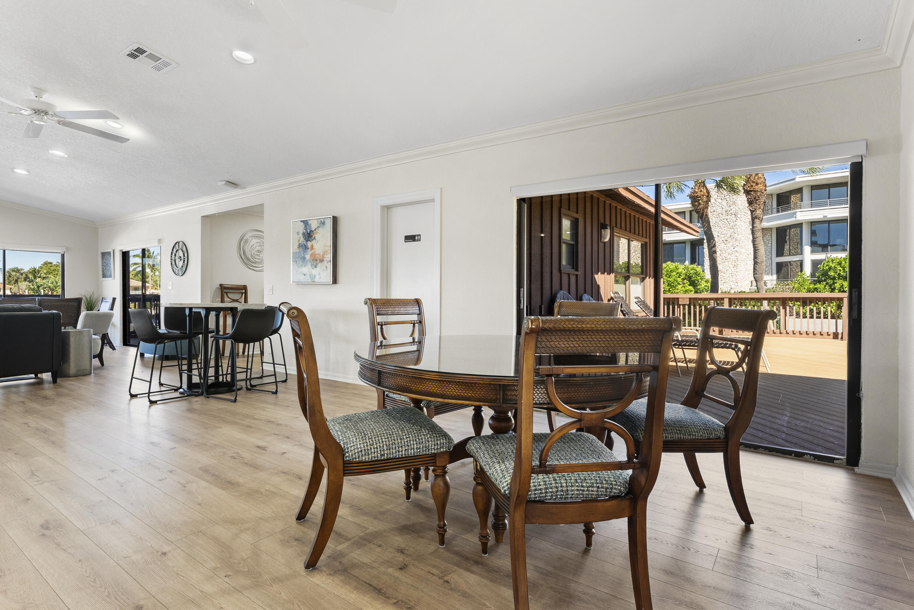 1167 Hillsboro Mile 709