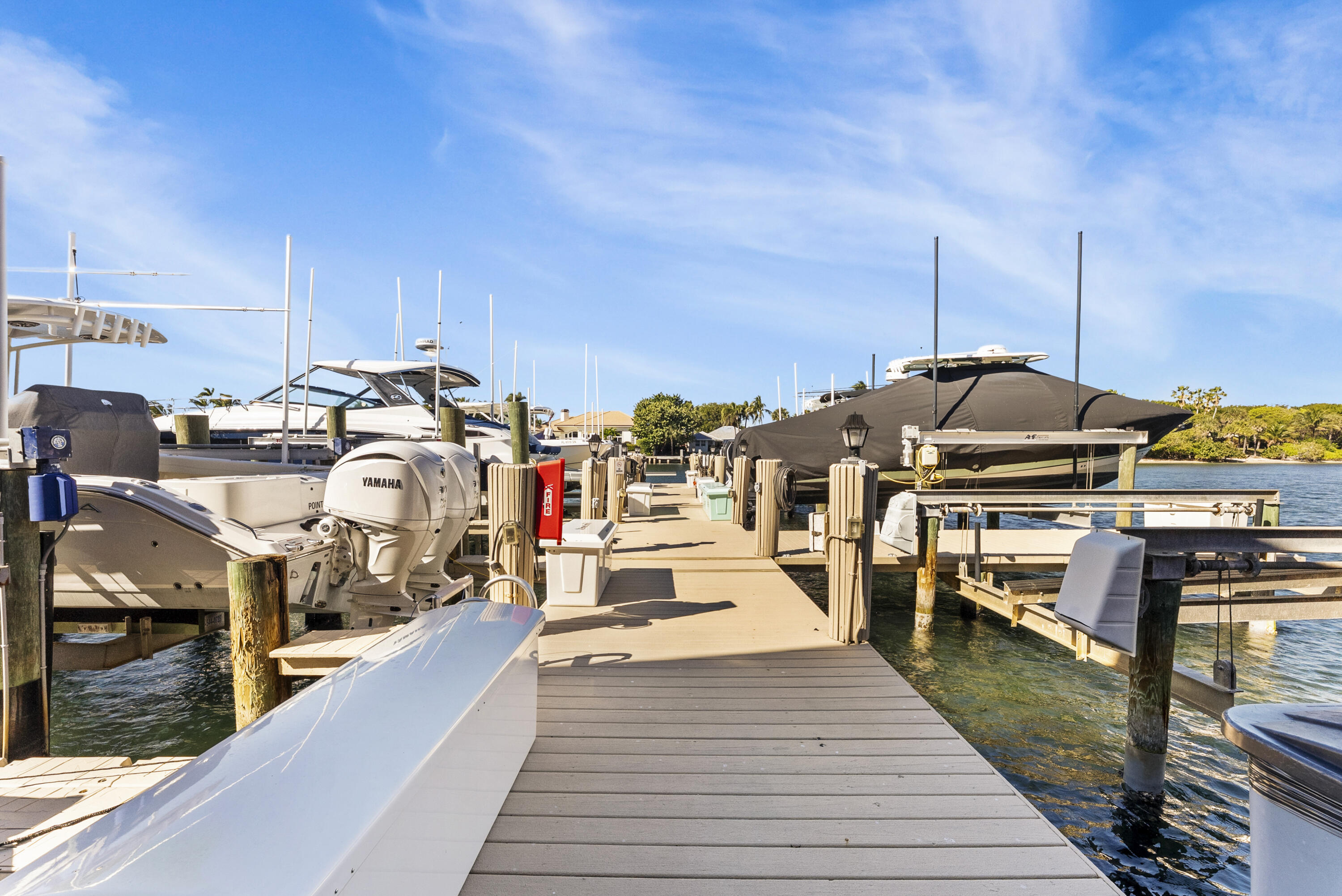 1167 Hillsboro Mile 709