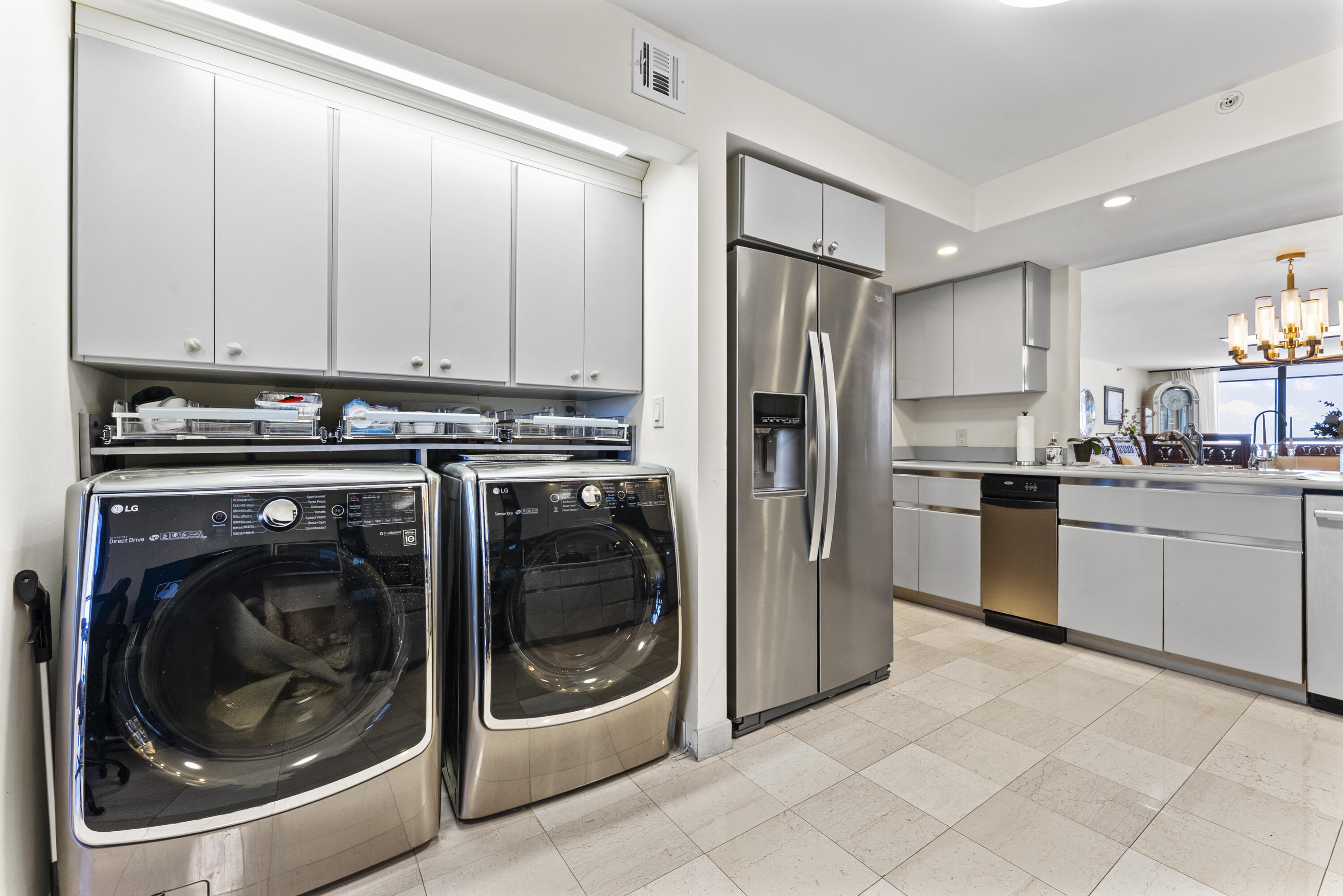 1167 Hillsboro Mile 709