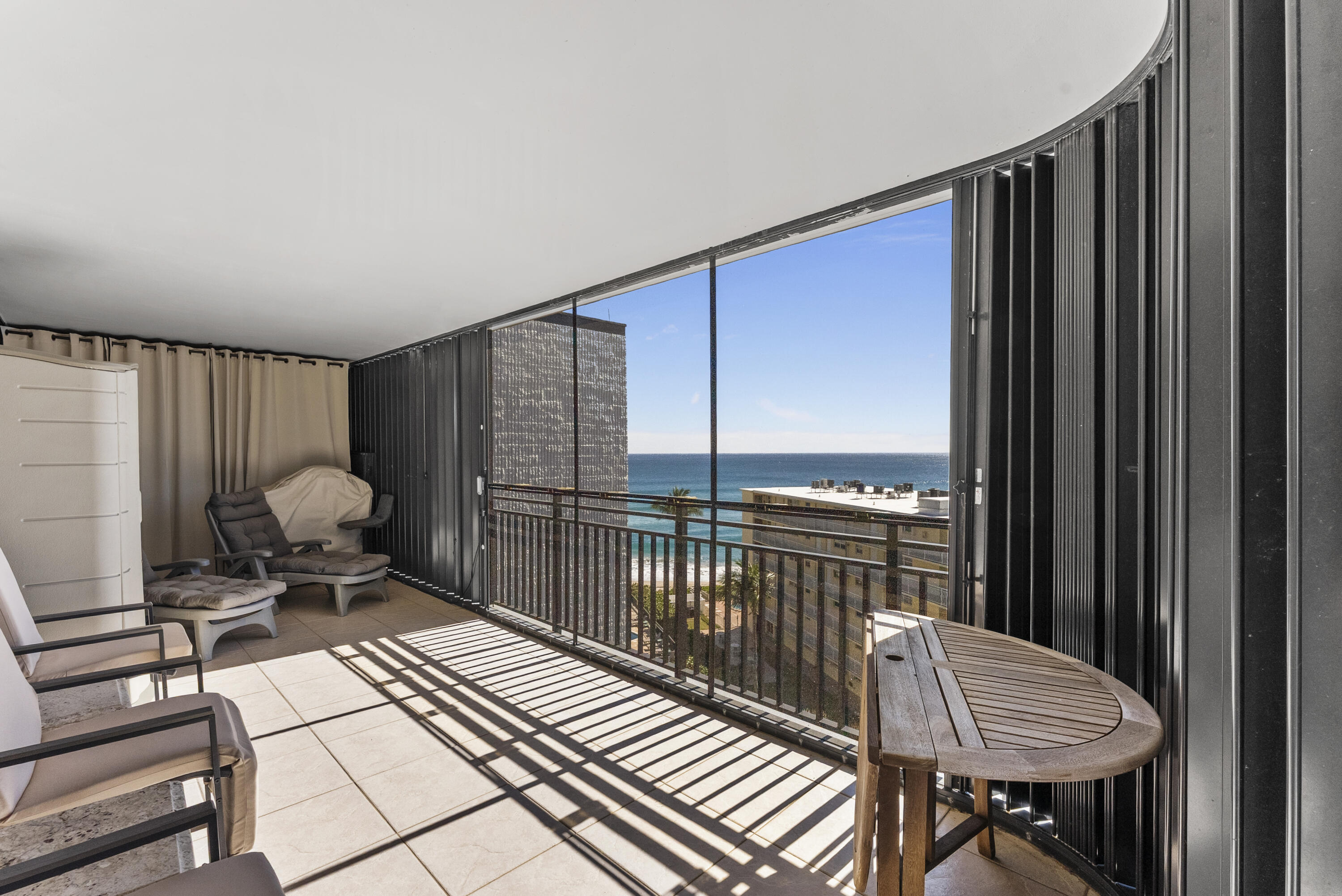 1167 Hillsboro Mile 709