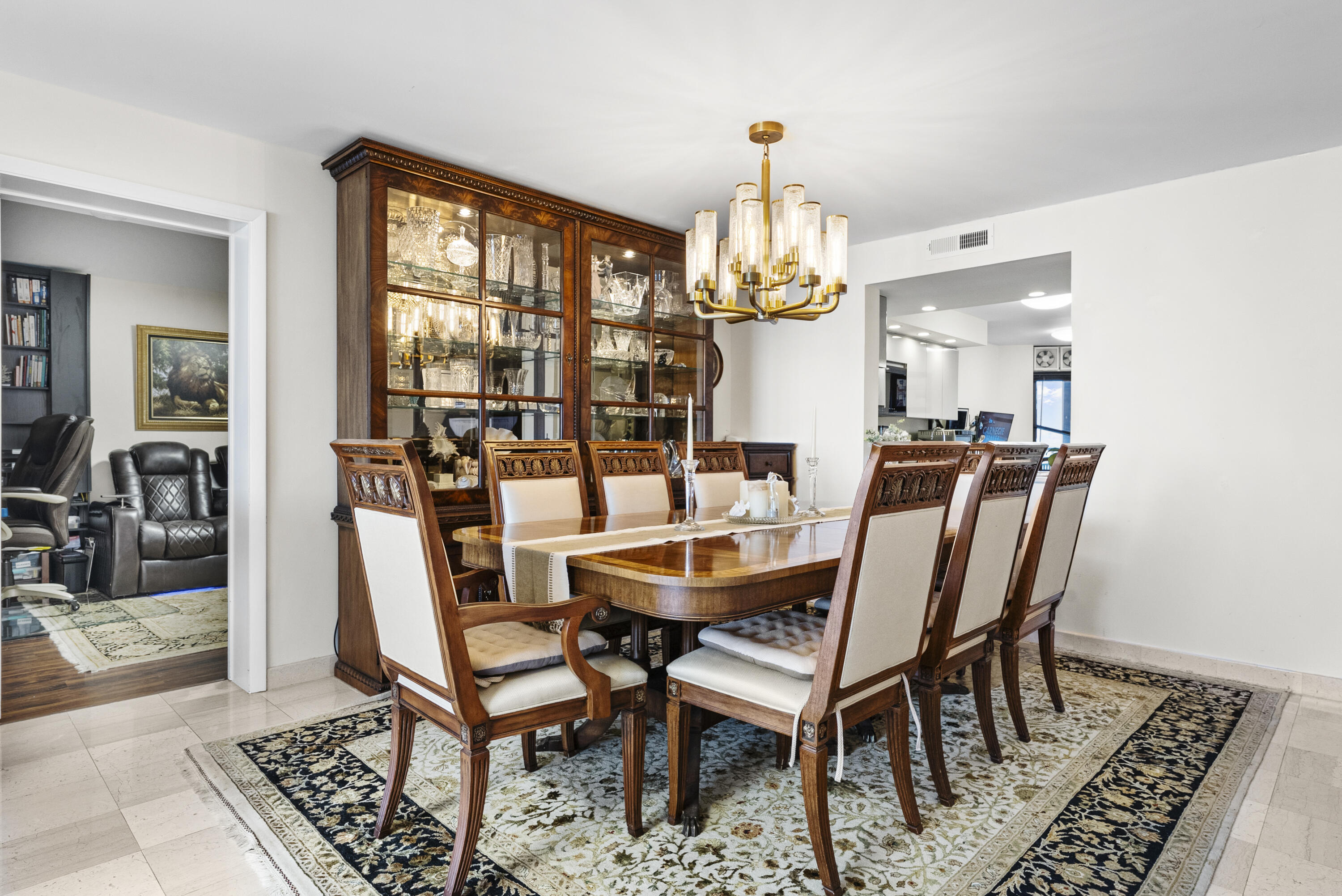 1167 Hillsboro Mile 709