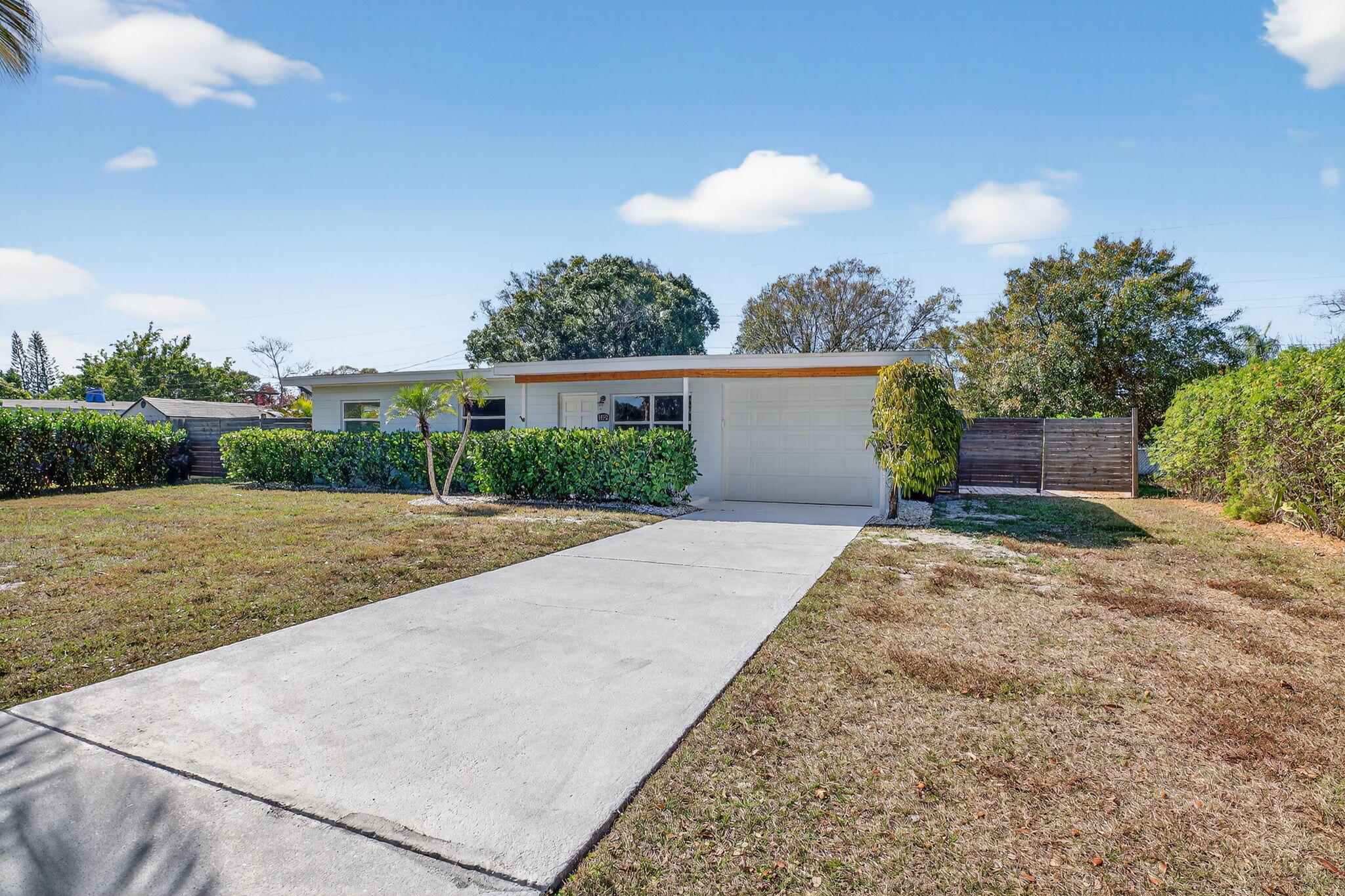 1932 Cedarwood Drive
