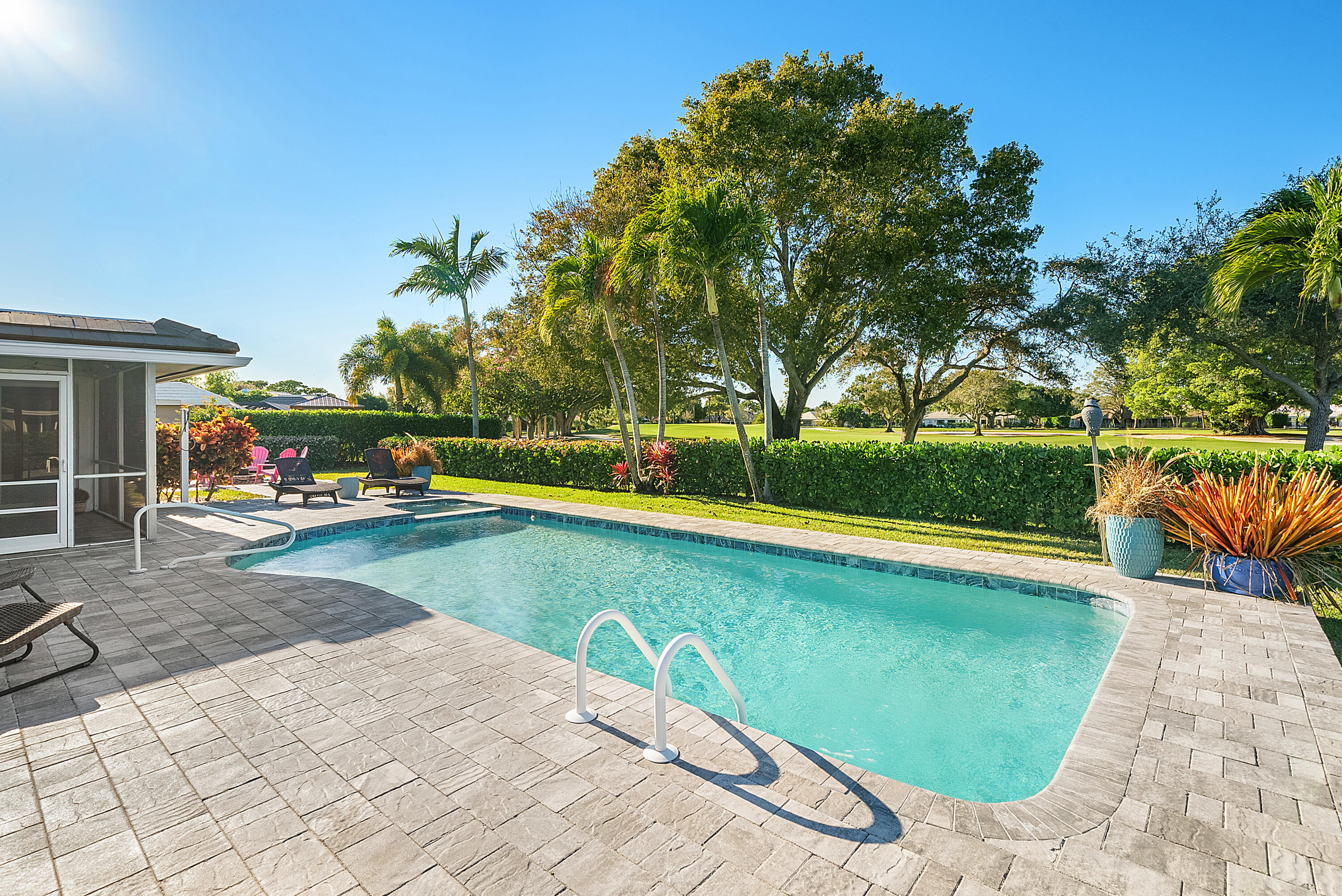 413 S Country Club Drive