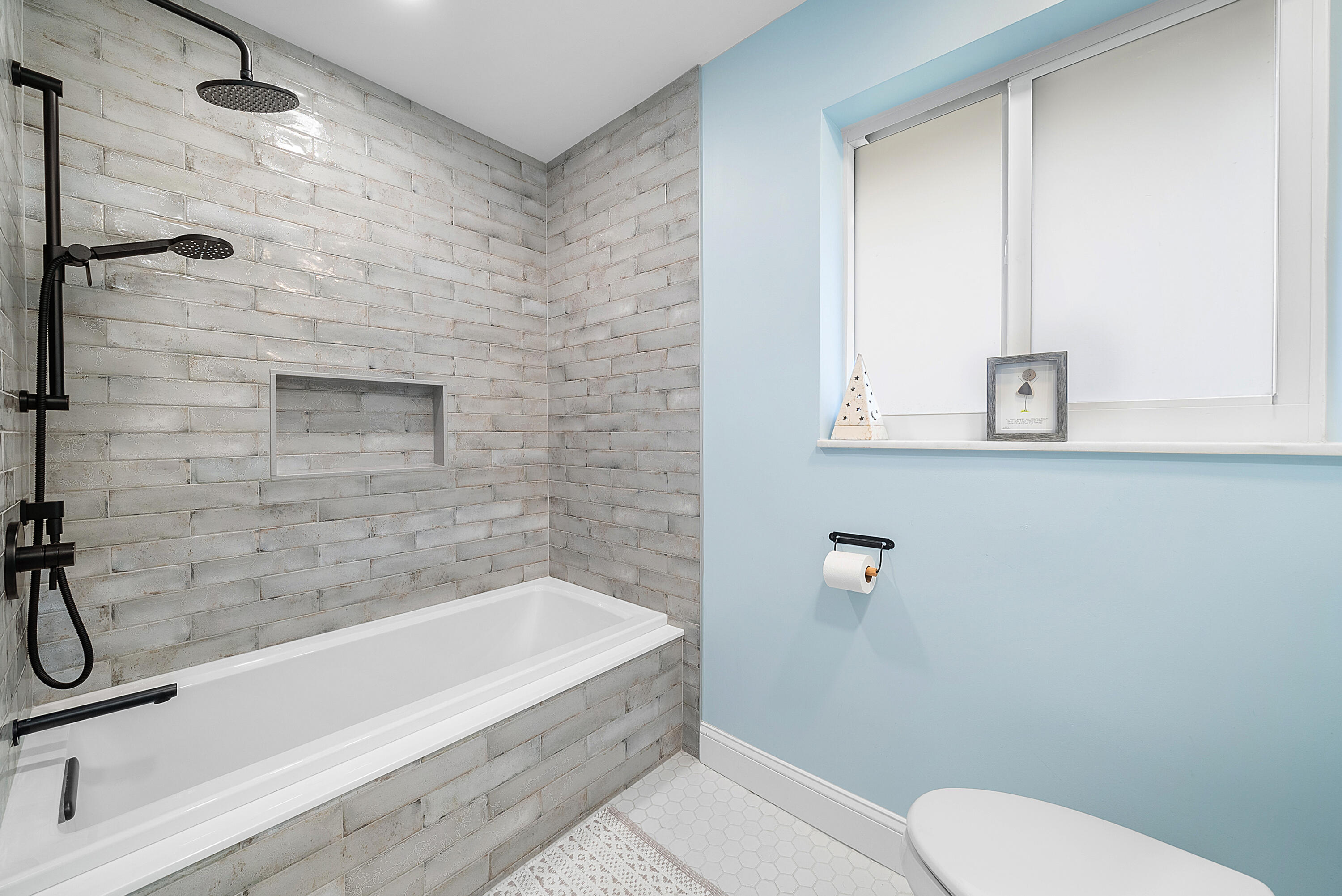 413 S Country Club Drive