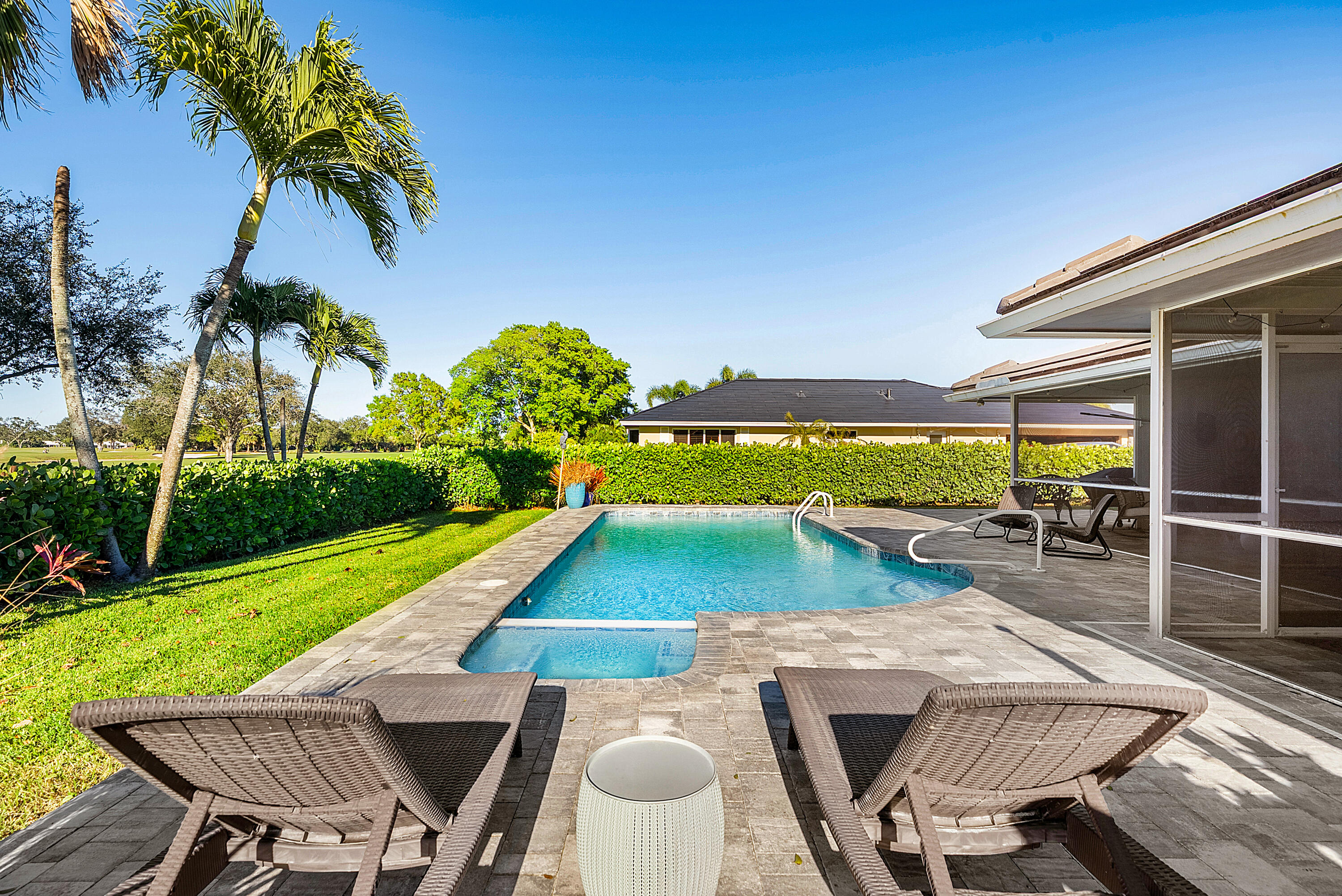 413 S Country Club Drive