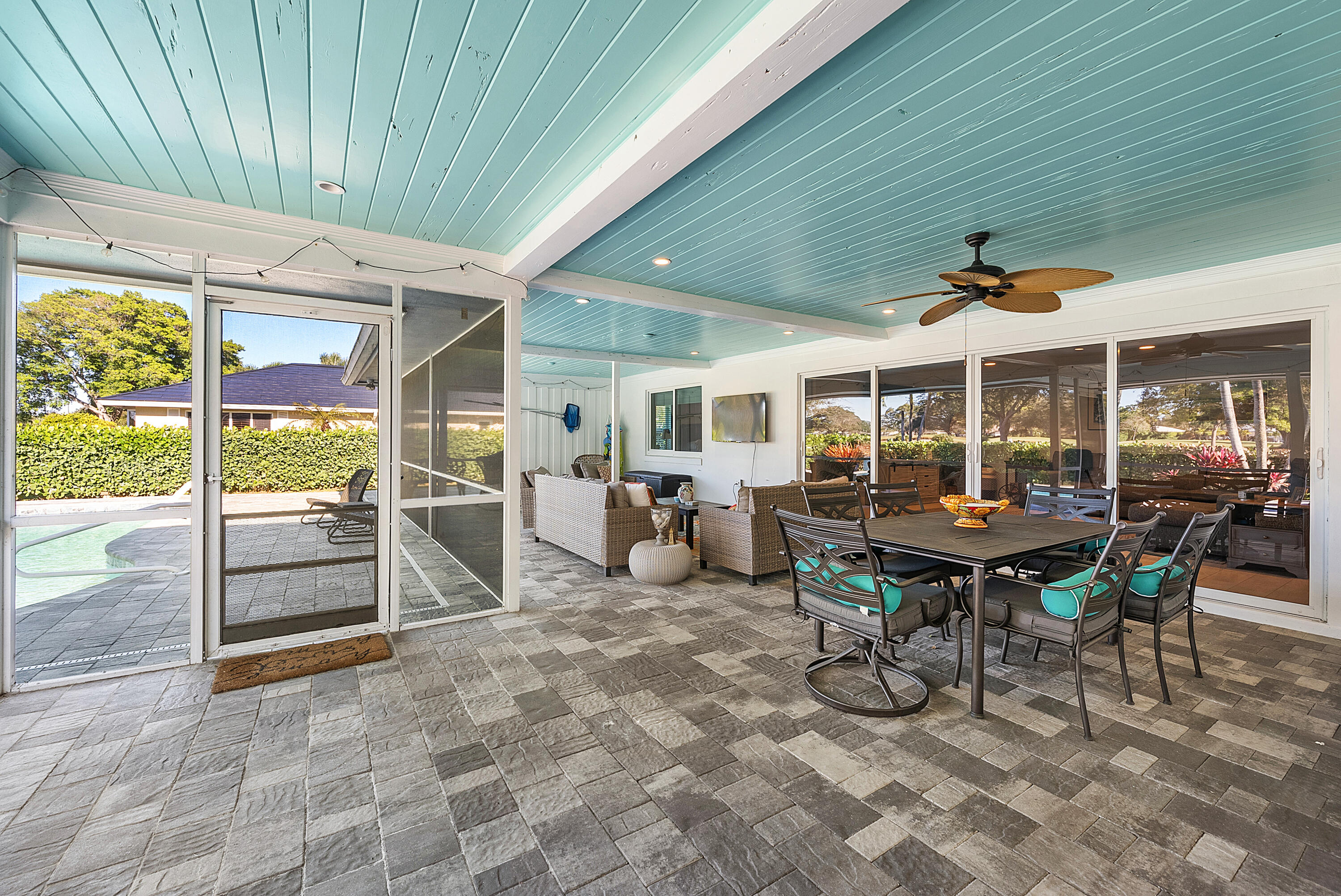 413 S Country Club Drive