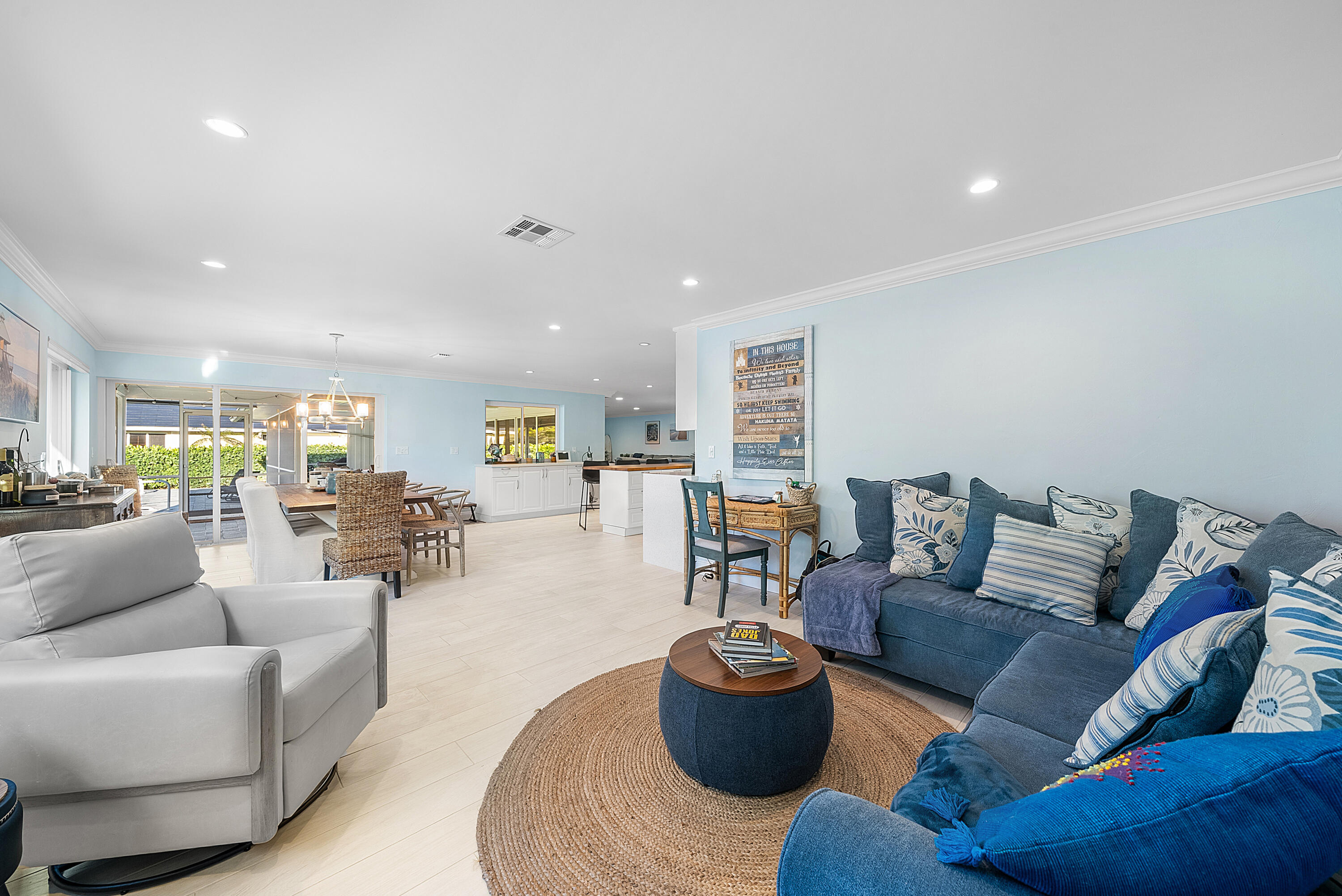 413 S Country Club Drive