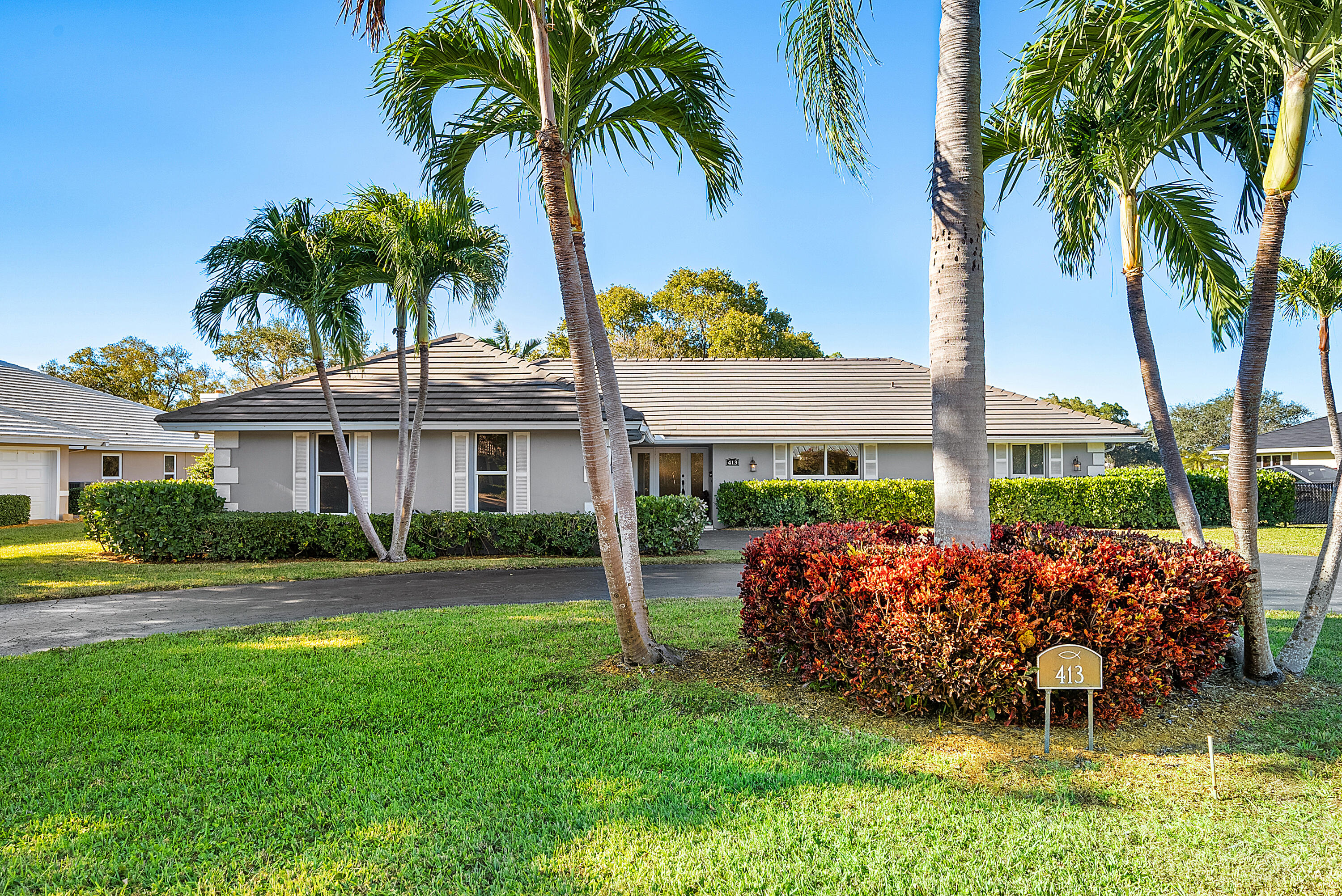 413 S Country Club Drive