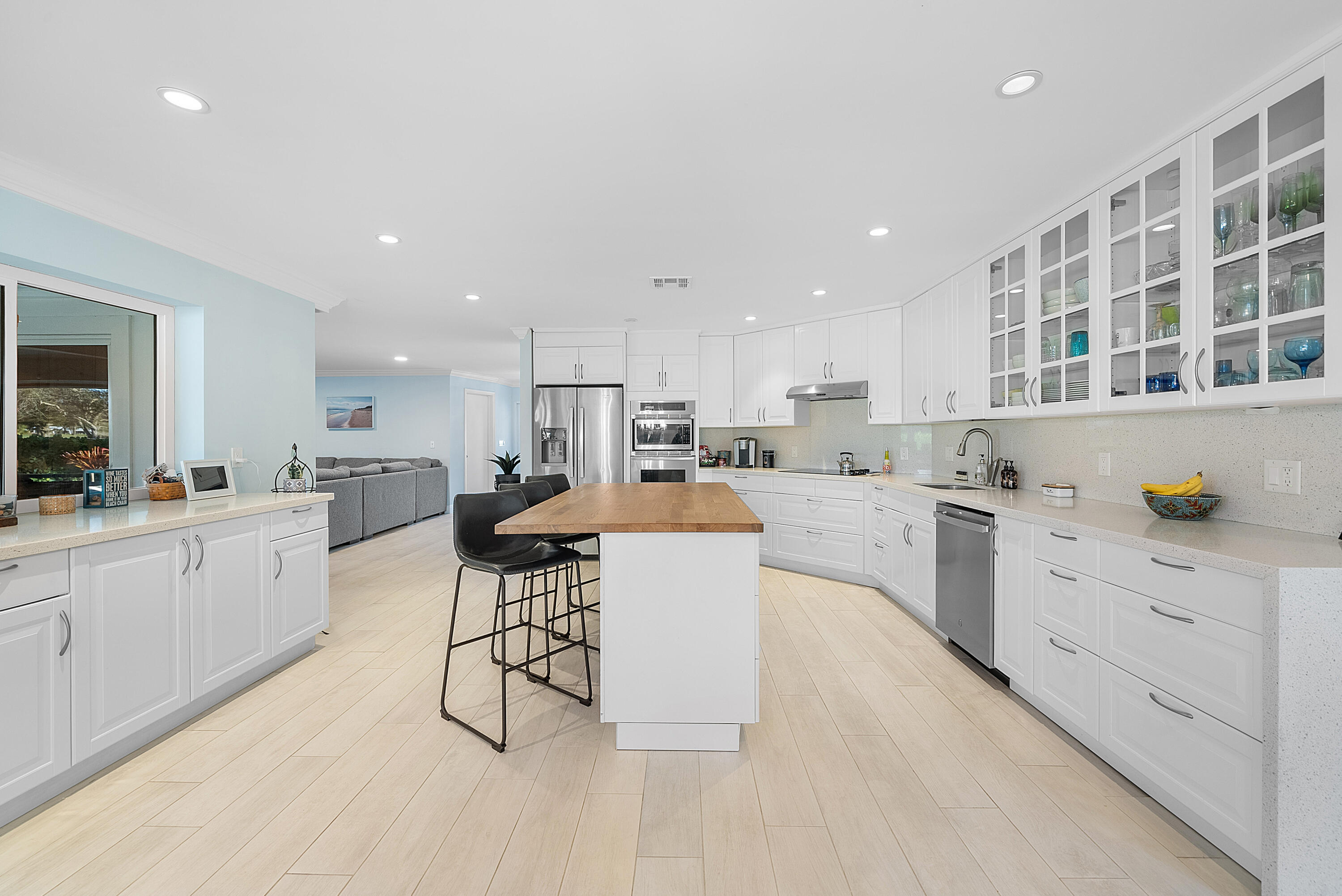 413 S Country Club Drive