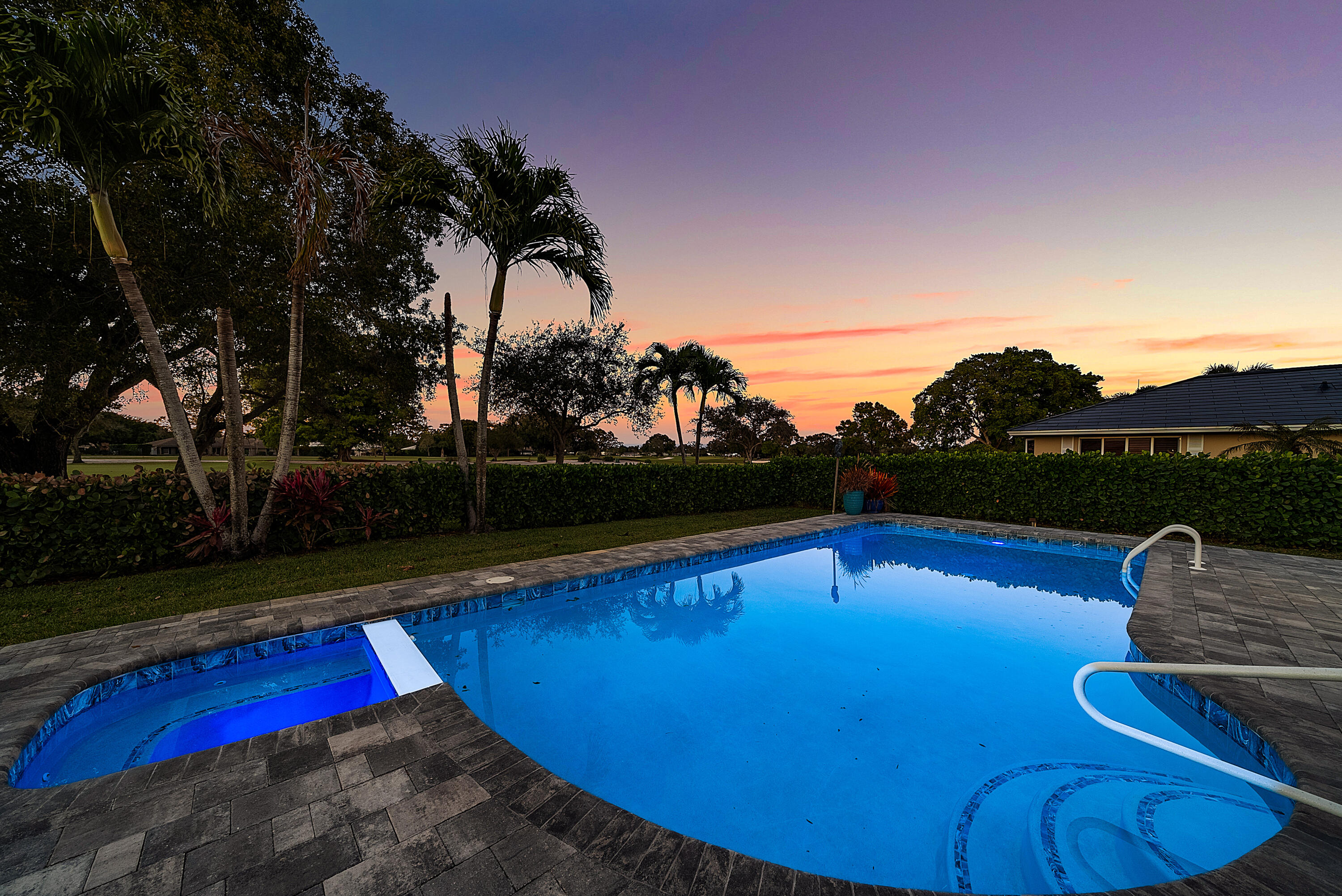 413 S Country Club Drive