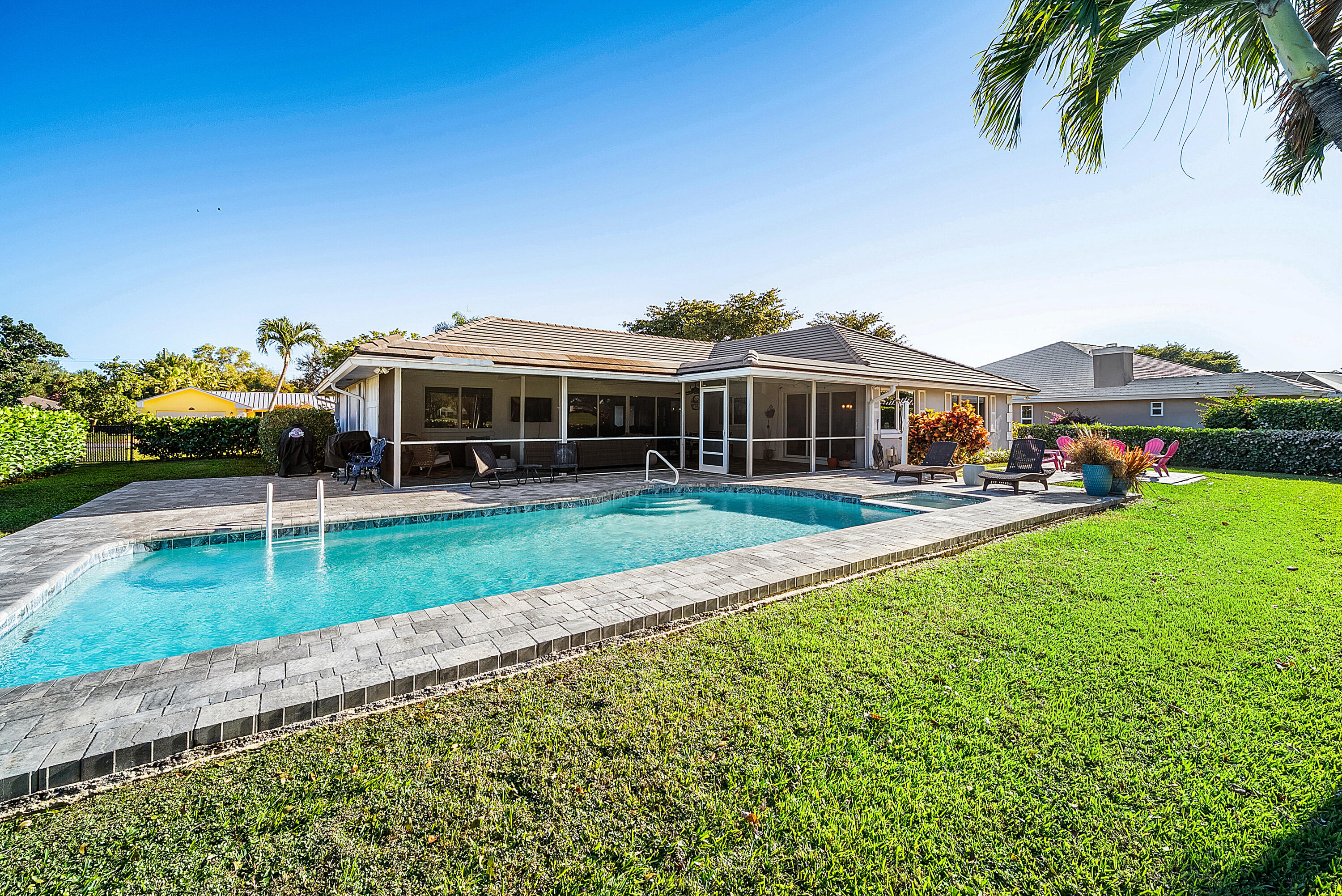 413 S Country Club Drive