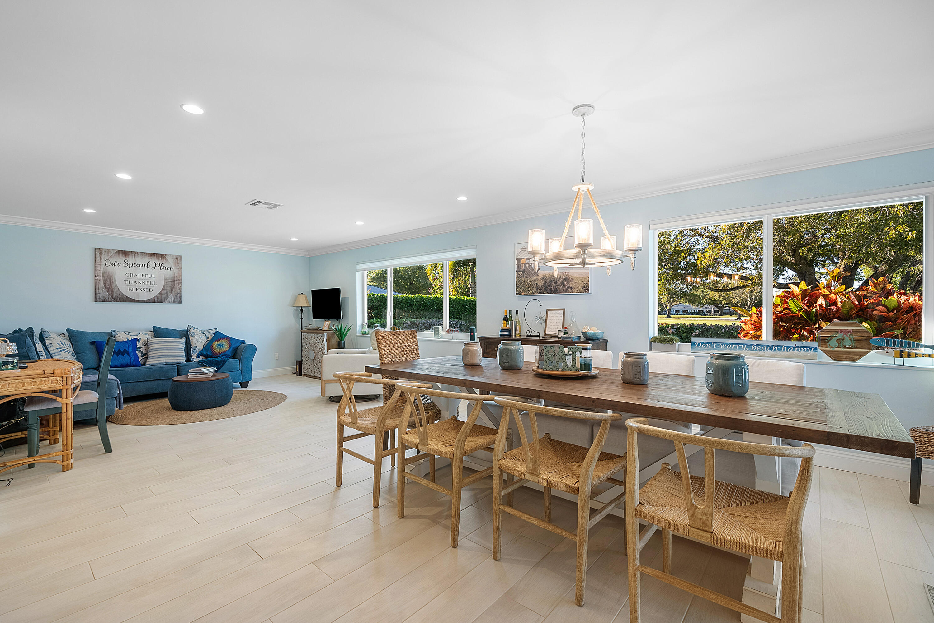 413 S Country Club Drive