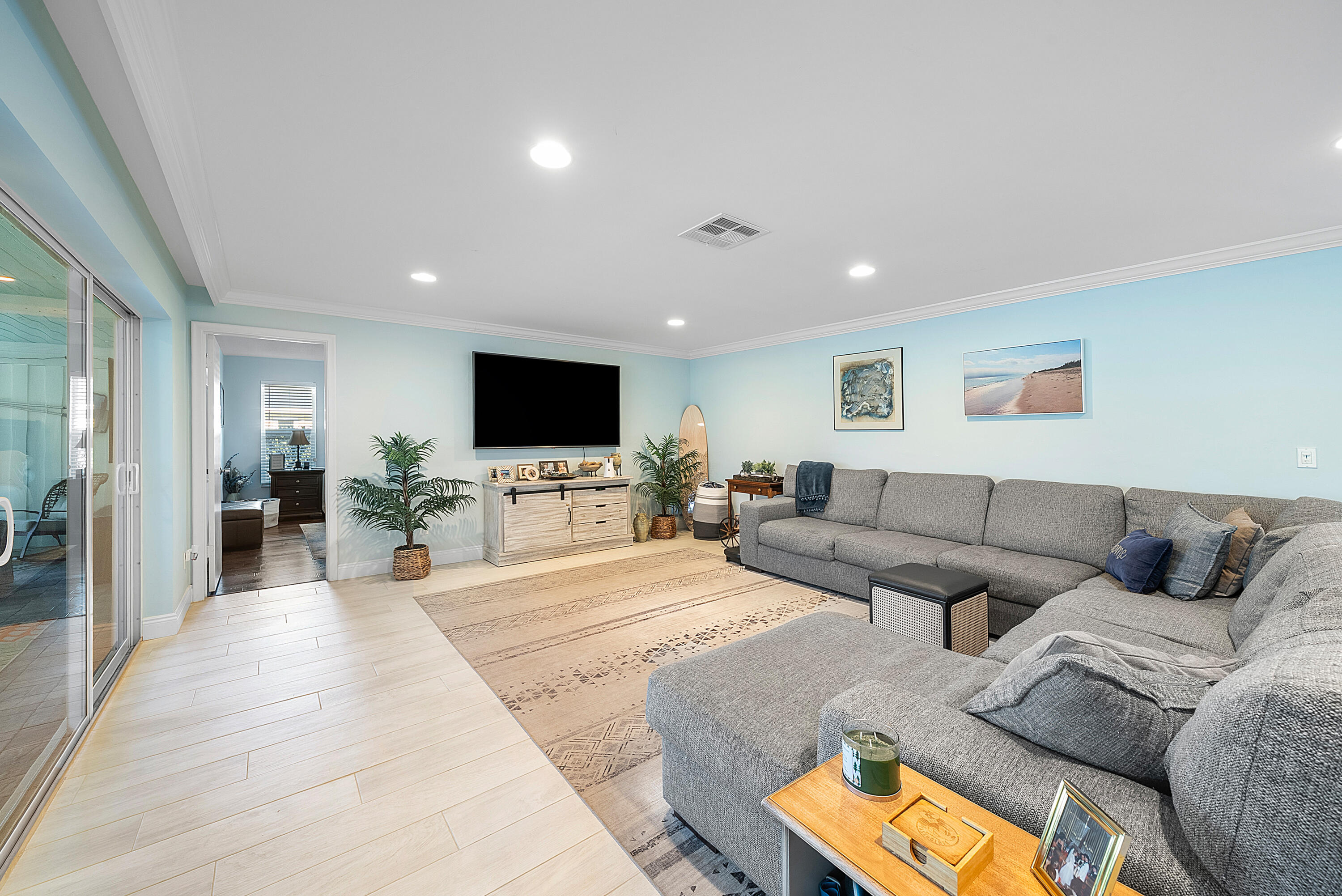 413 S Country Club Drive