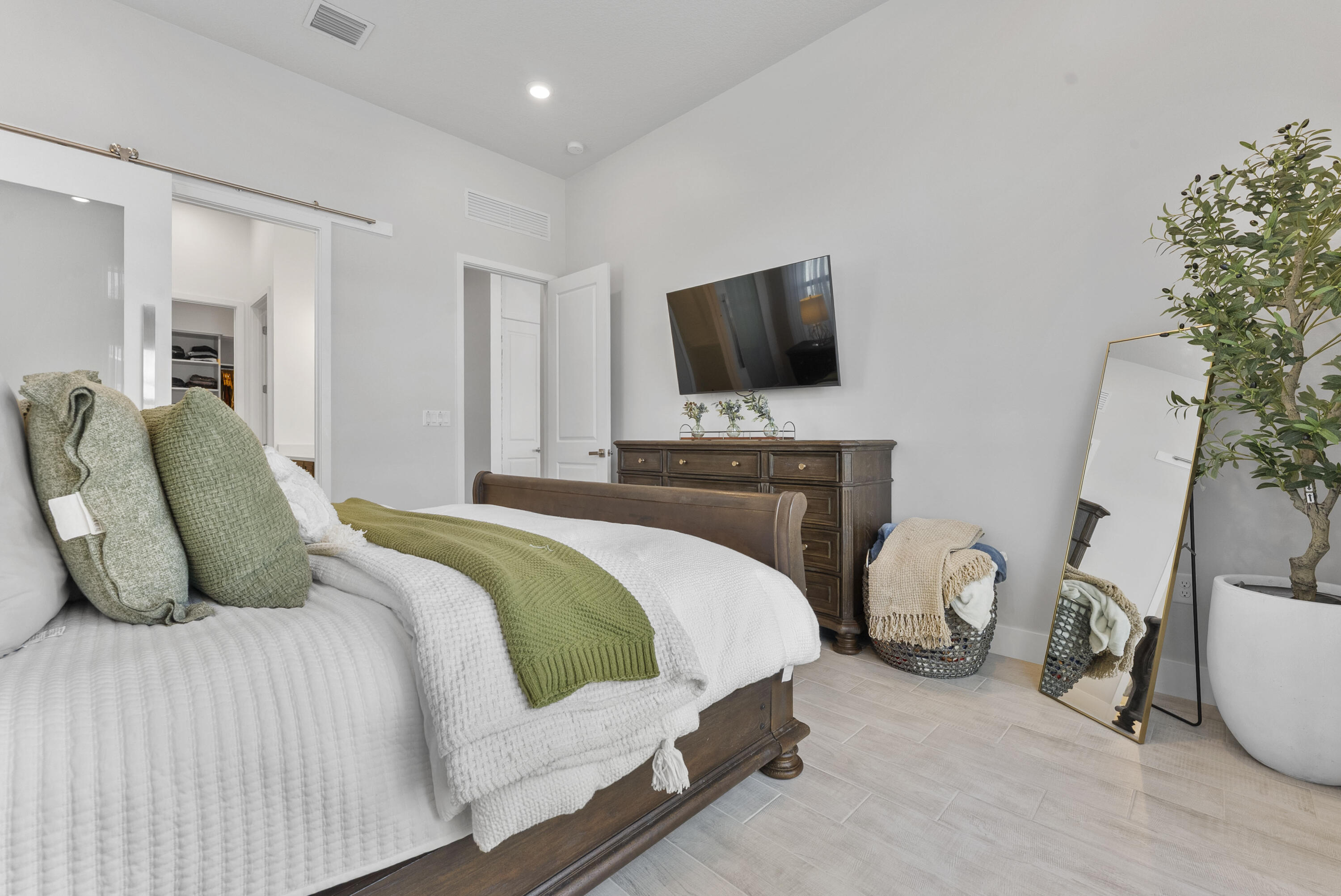 7465 Seacoast Drive