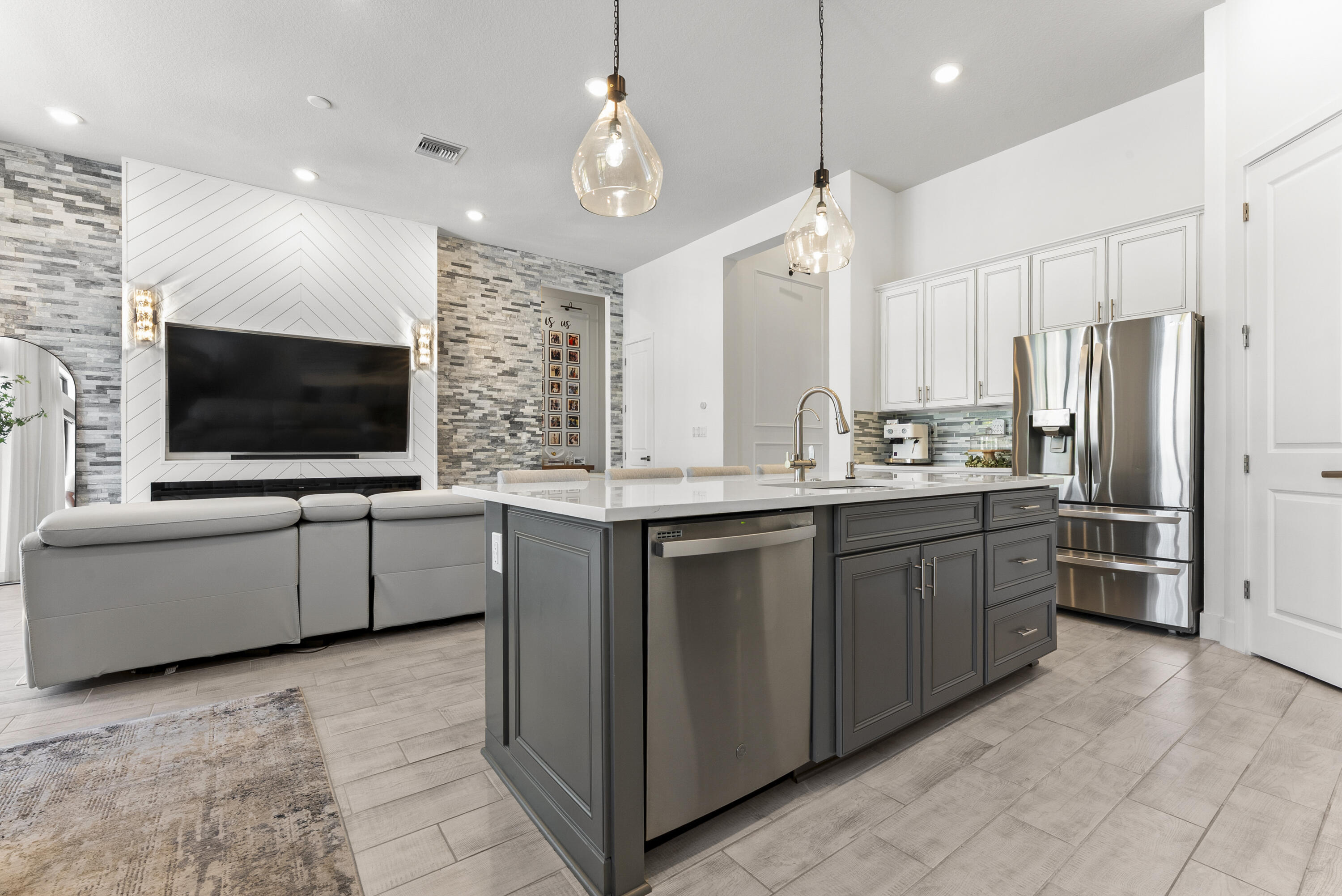 7465 Seacoast Drive