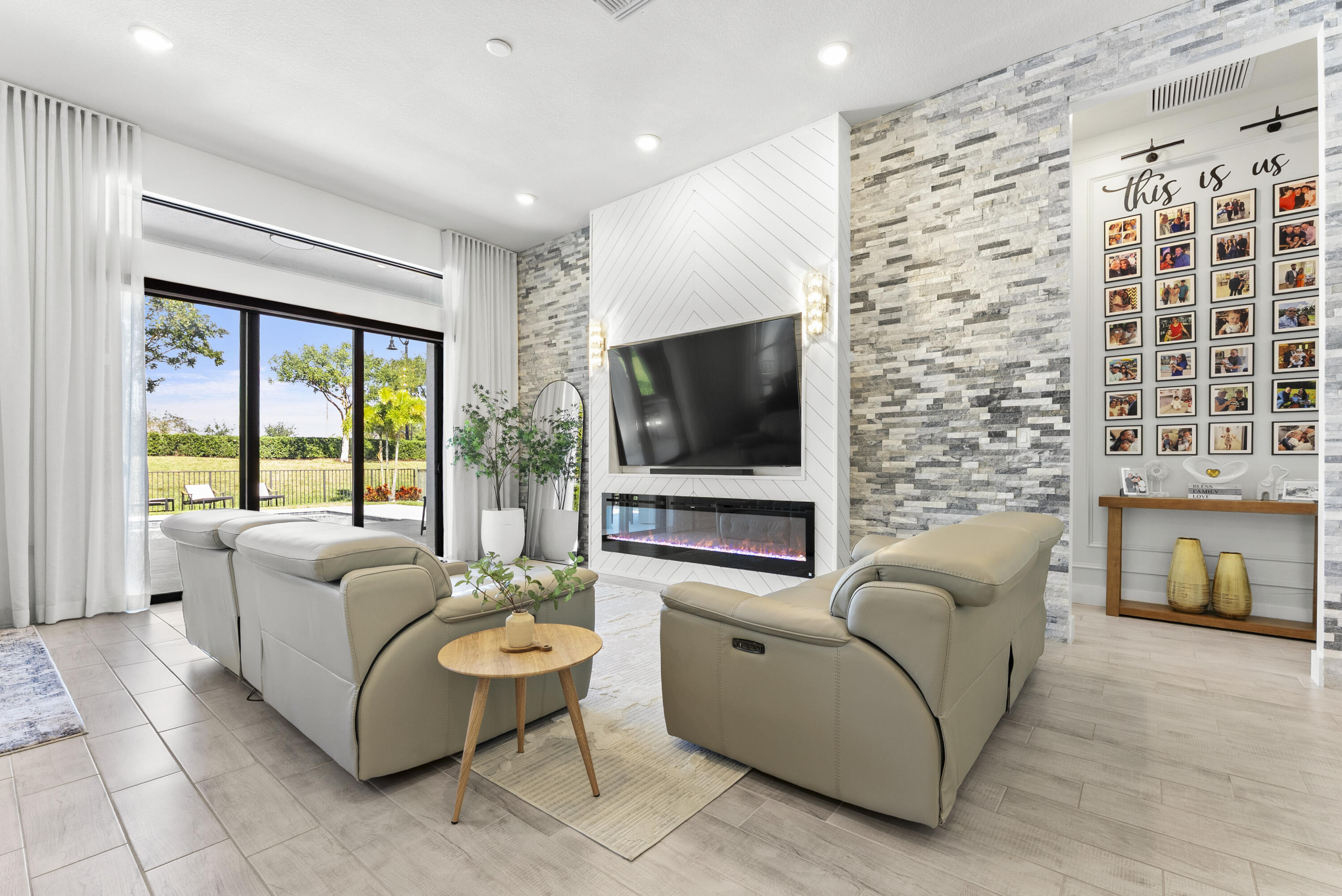 7465 Seacoast Drive
