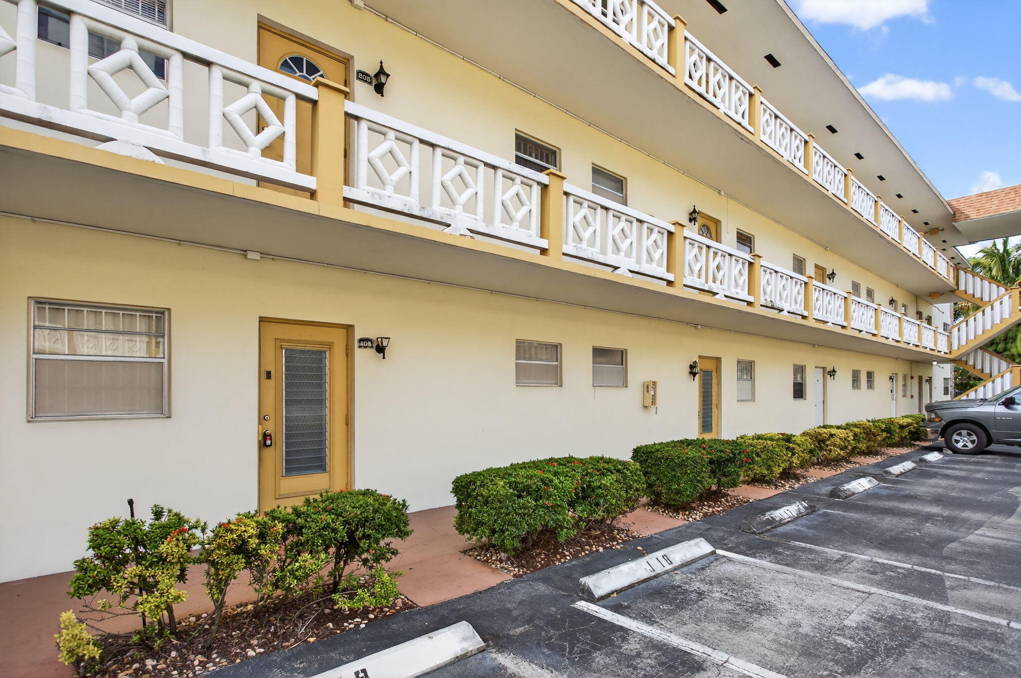 5111 W Oakland Park Boulevard 105