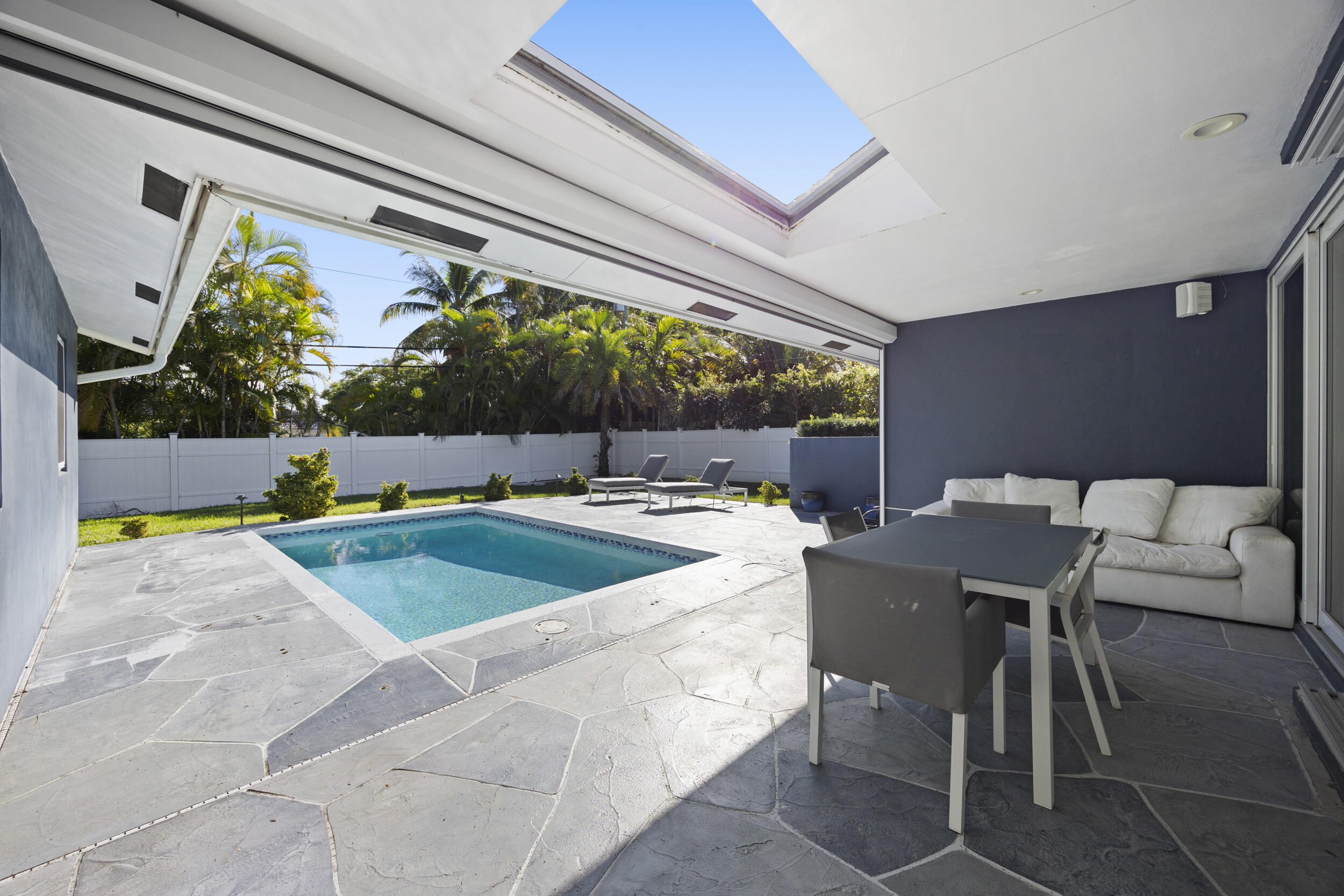 930 NW 4th Court