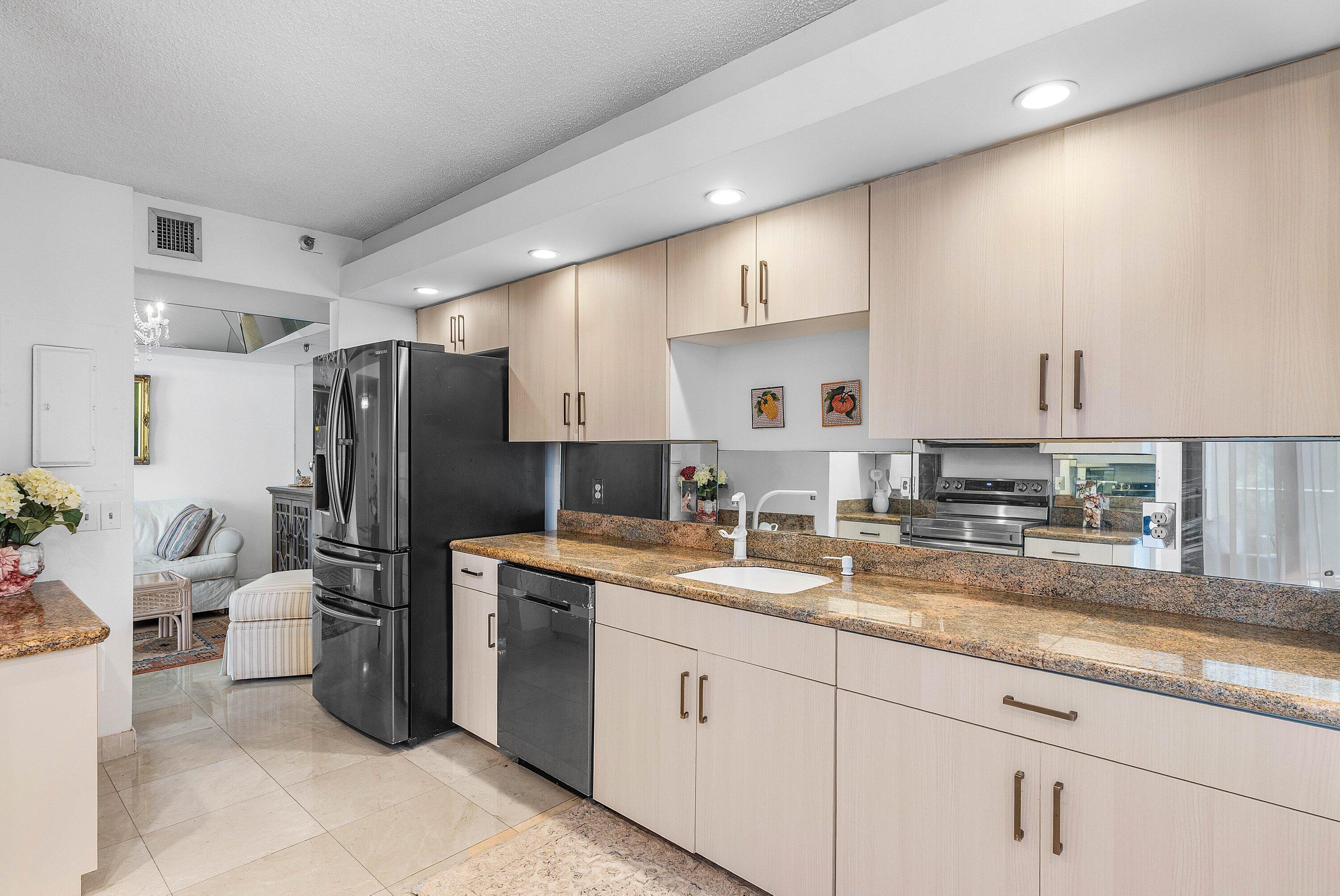 4600 S Ocean Boulevard 301