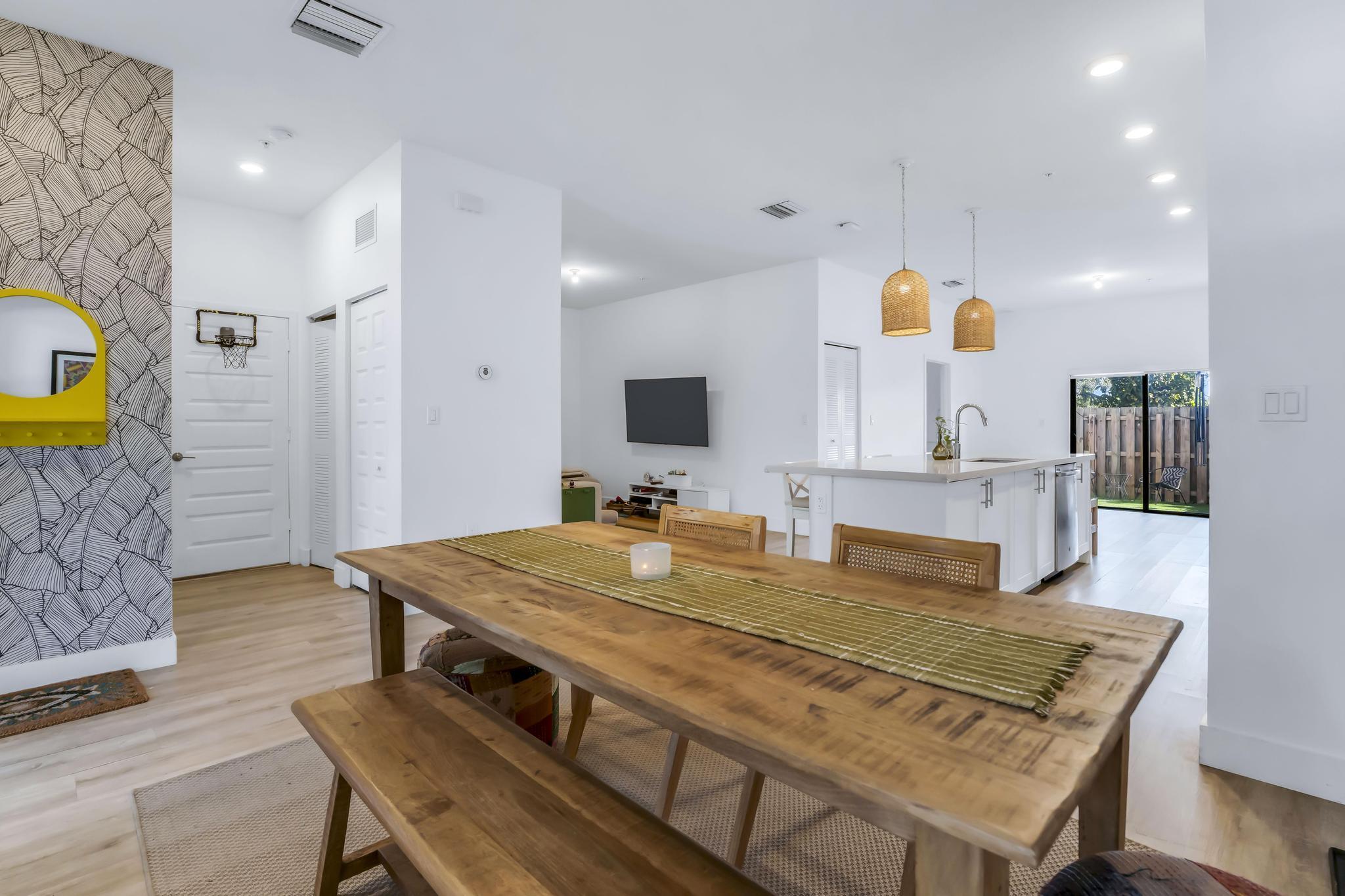 8015 NW 104th Avenue 6