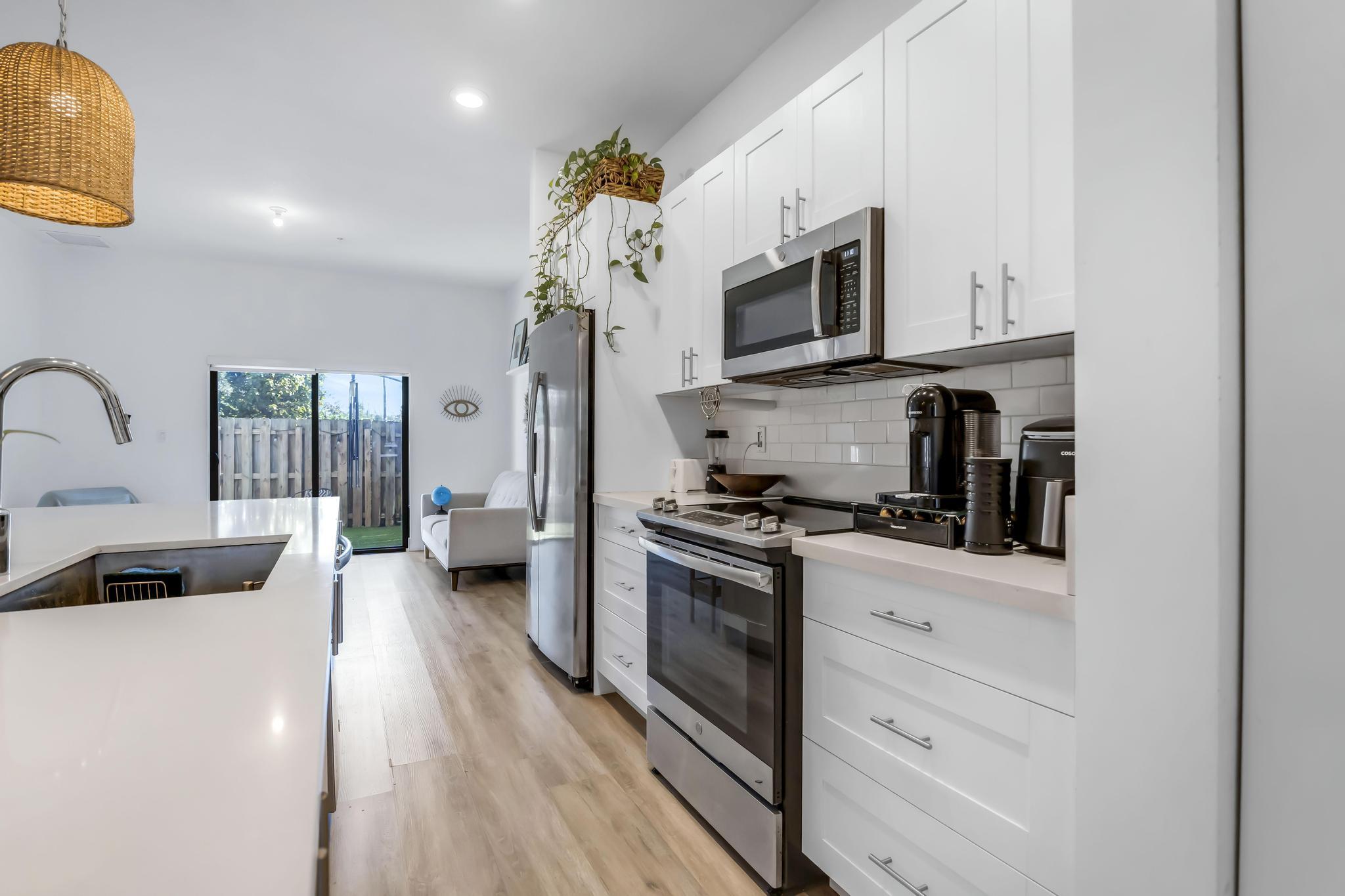 8015 NW 104th Avenue 6