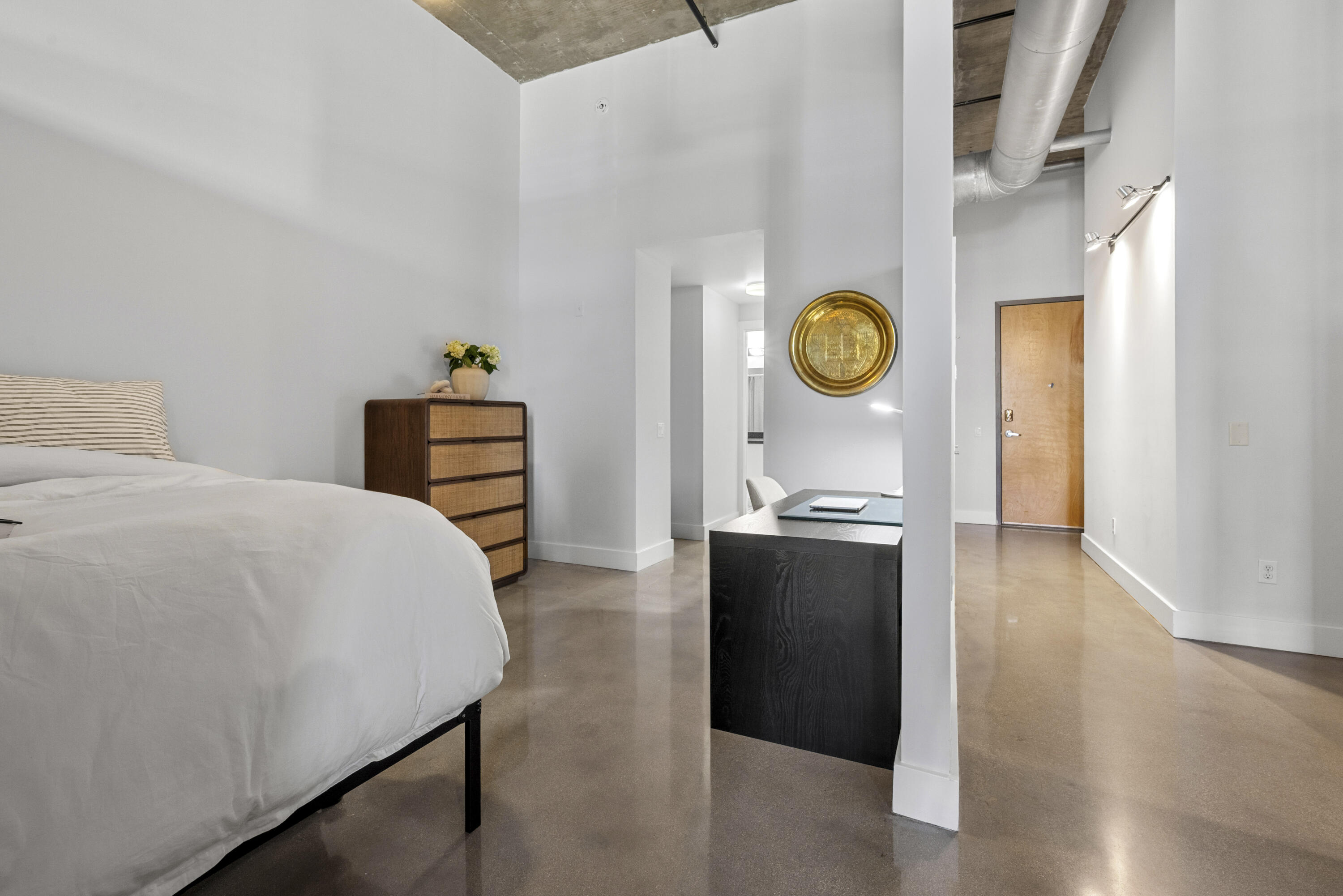 185 NE 4th Avenue 208