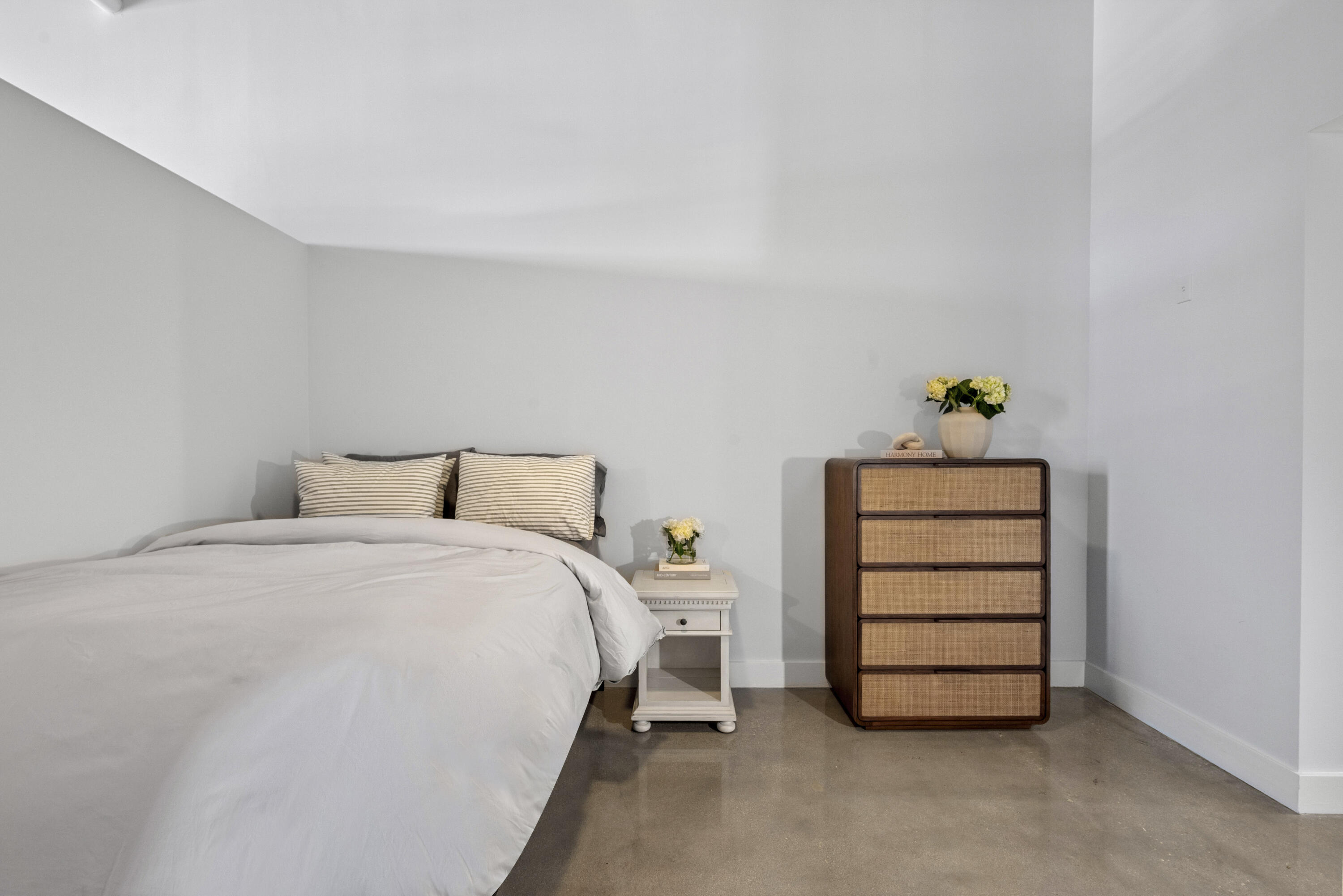 185 NE 4th Avenue 208