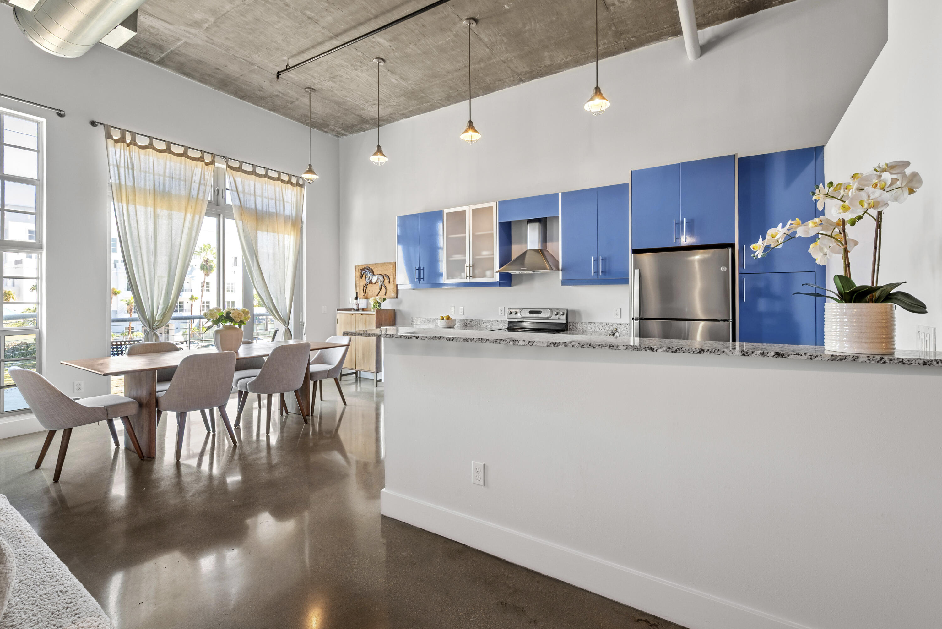 185 NE 4th Avenue 208