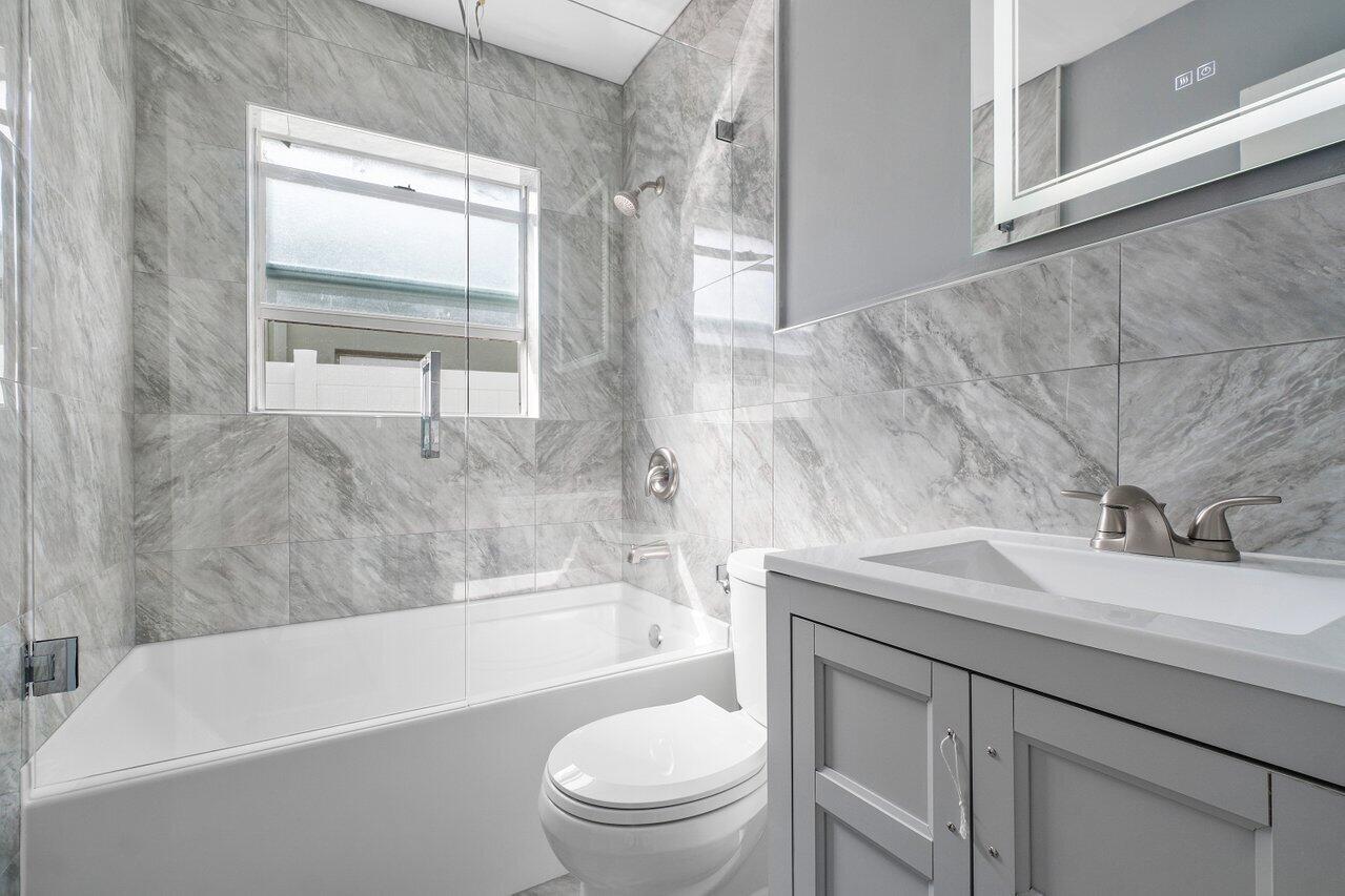 708-710 NE 23rd Avenue