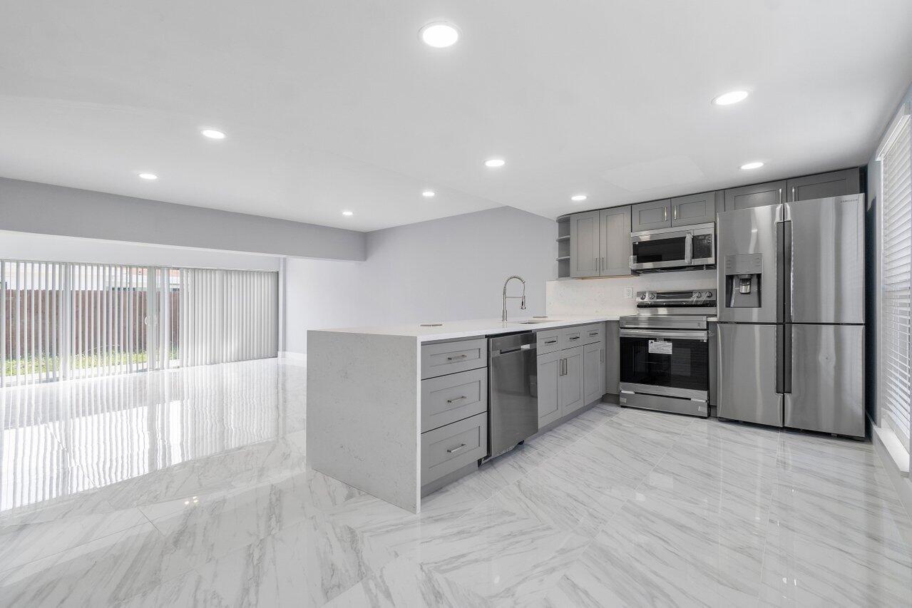 708-710 NE 23rd Avenue