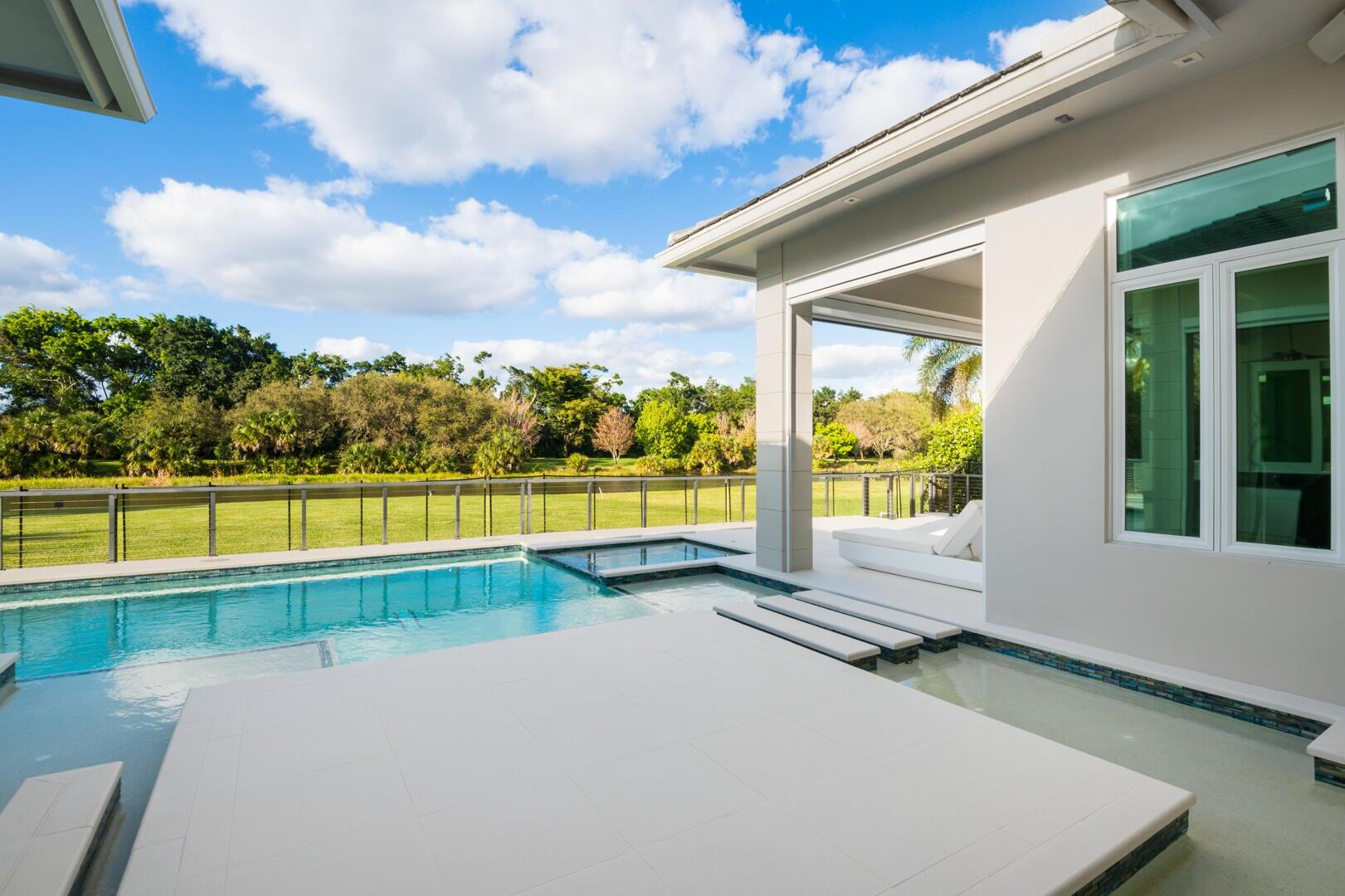 17106 Avenue Le Rivage