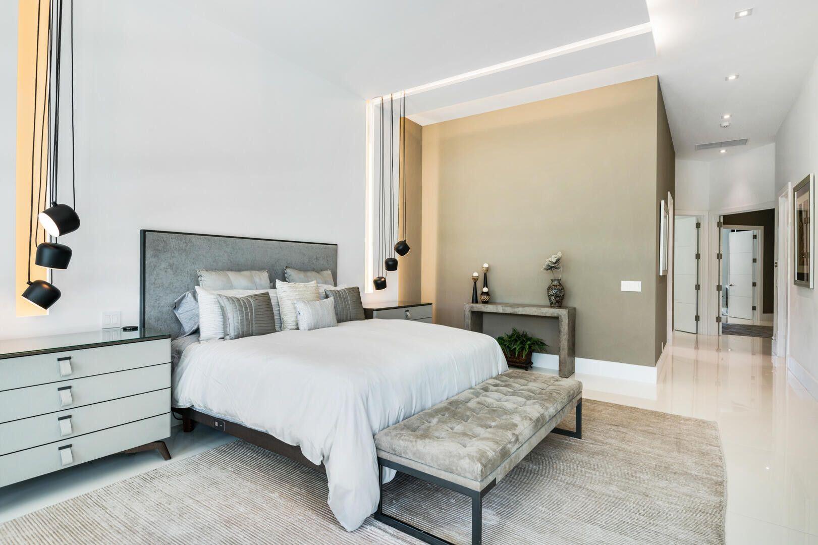 17106 Avenue Le Rivage