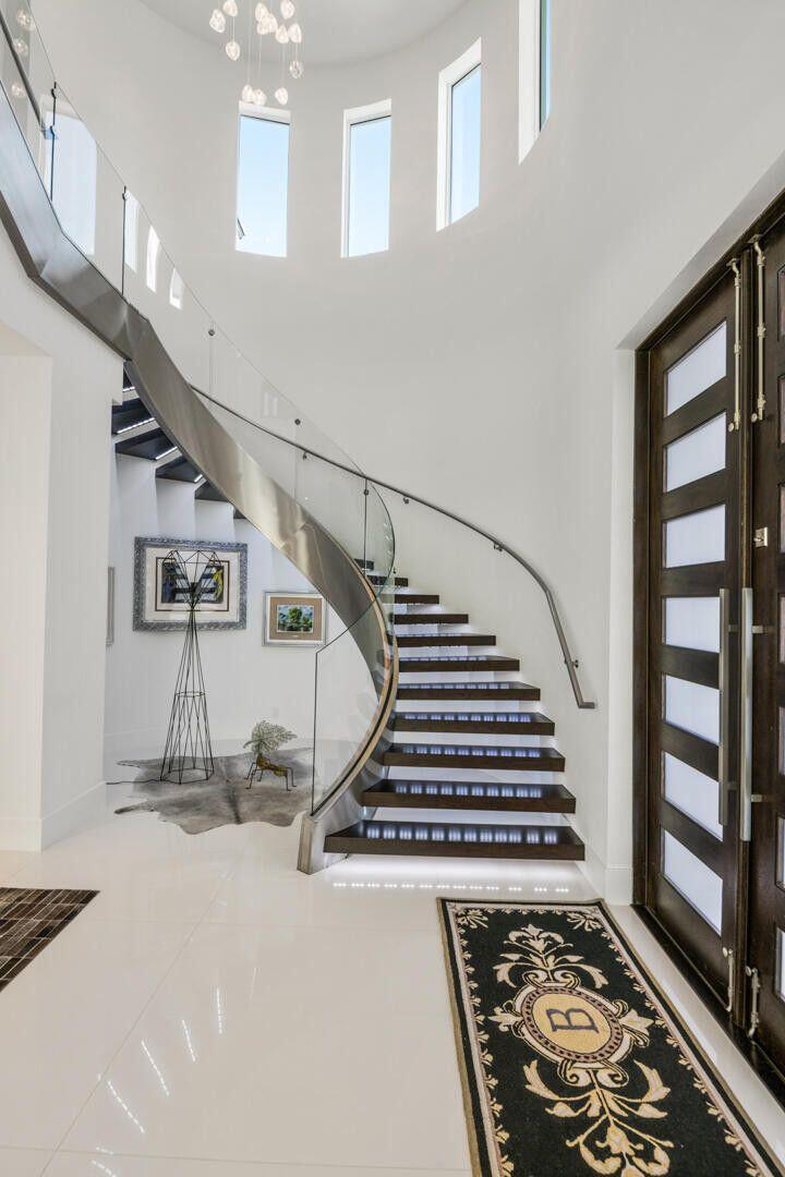 17106 Avenue Le Rivage