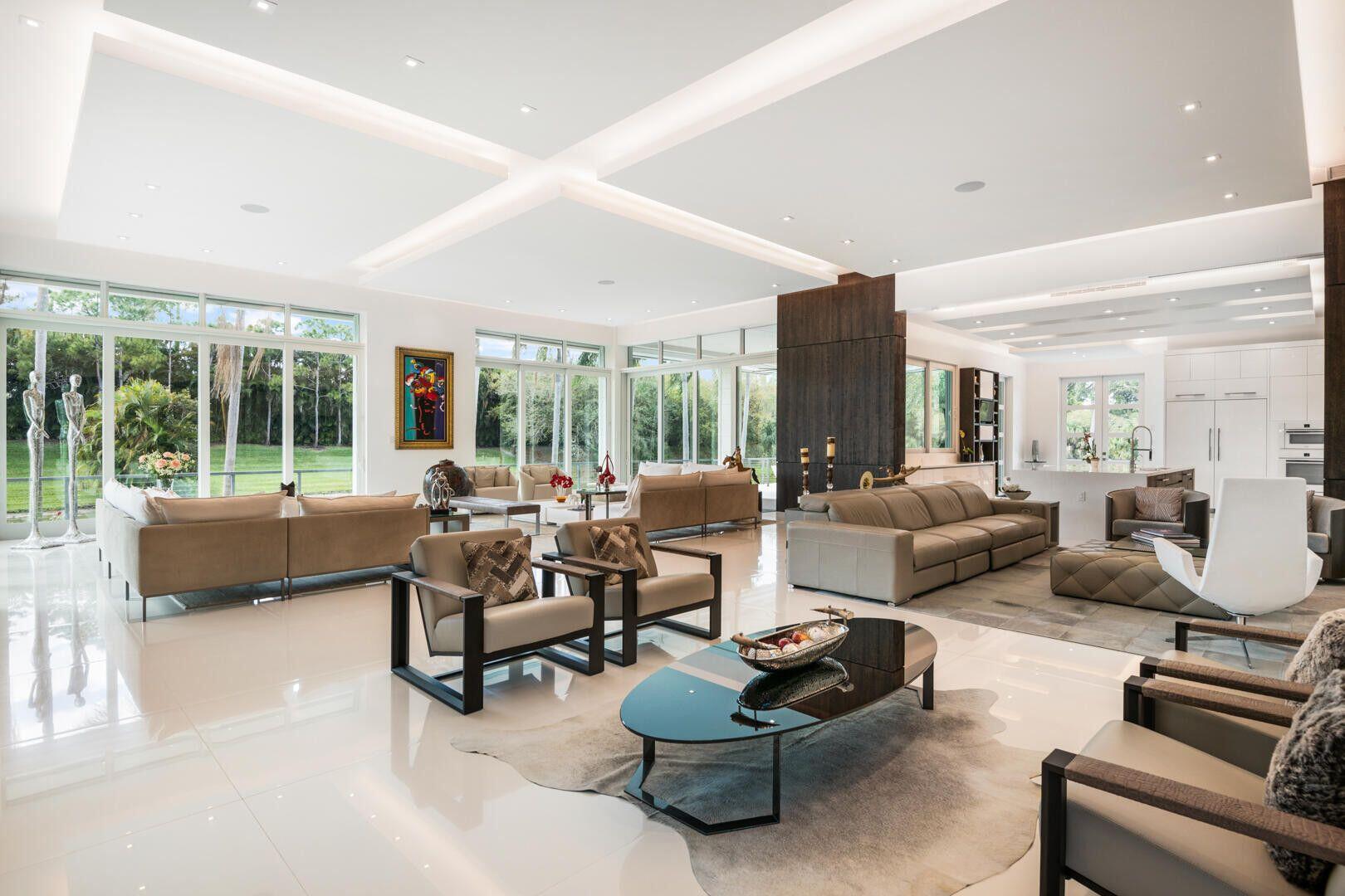 17106 Avenue Le Rivage