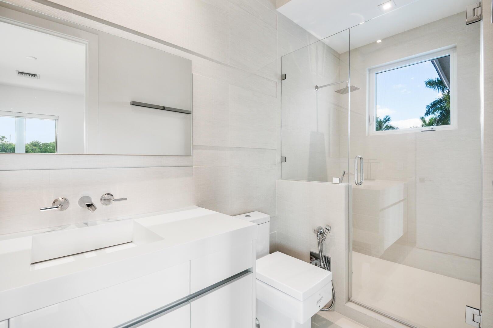 17106 Avenue Le Rivage