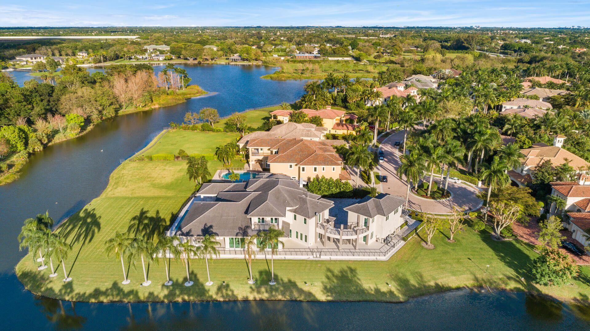 17106 Avenue Le Rivage