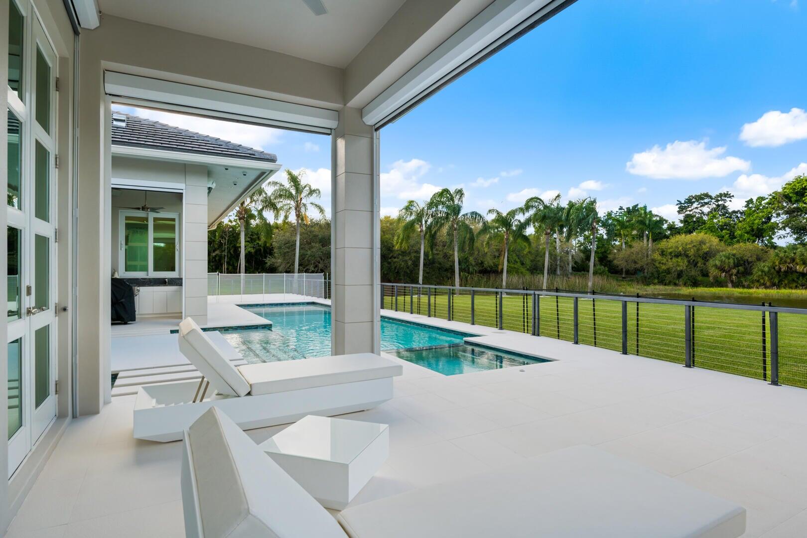 17106 Avenue Le Rivage