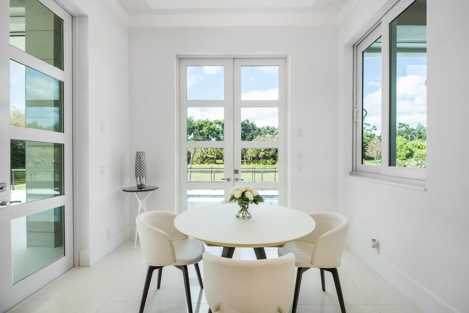 17106 Avenue Le Rivage