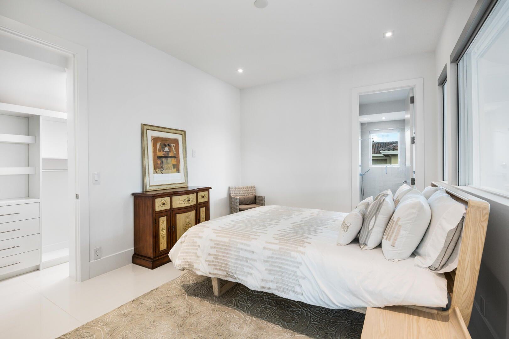 17106 Avenue Le Rivage