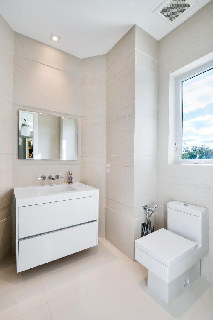 17106 Avenue Le Rivage