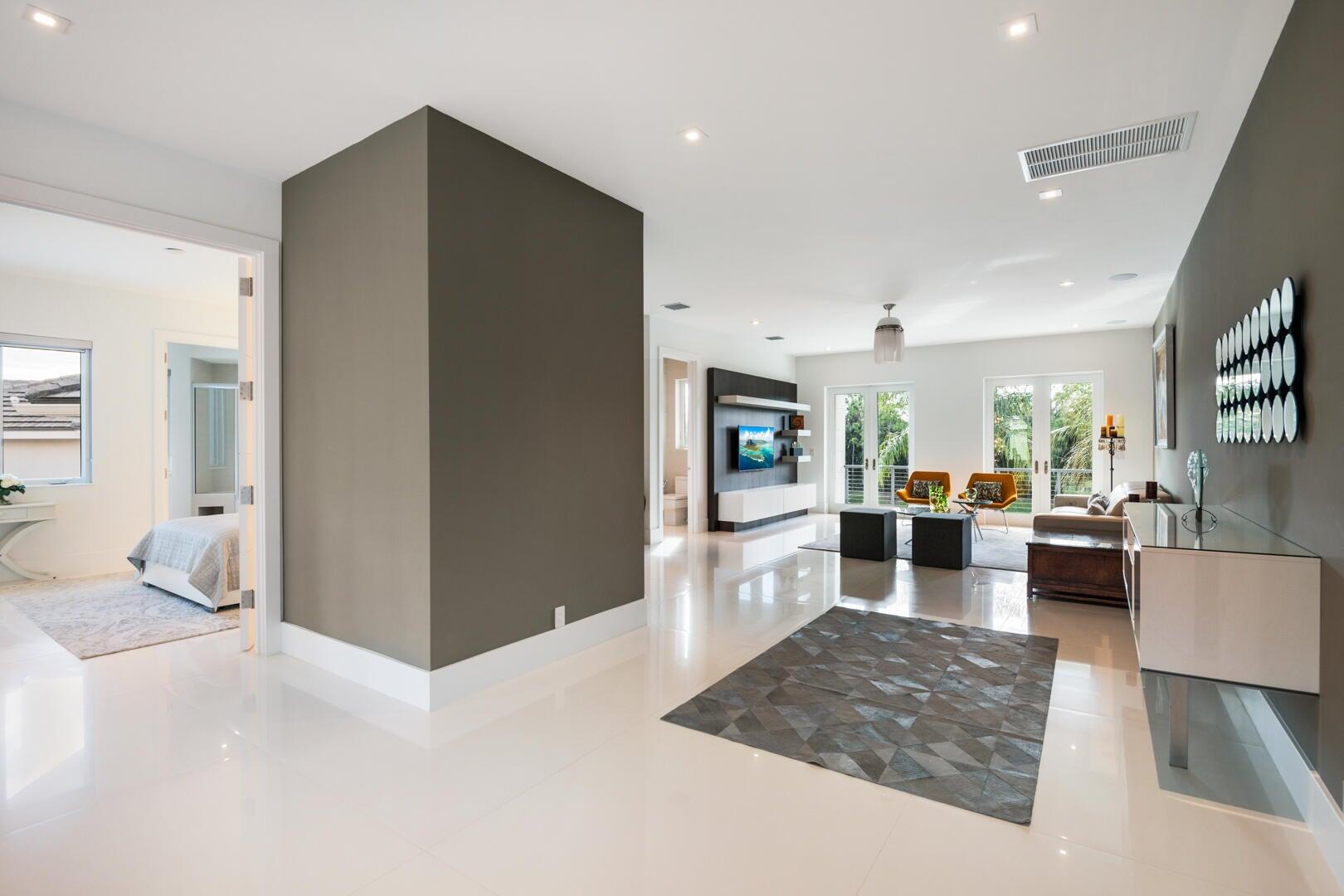 17106 Avenue Le Rivage