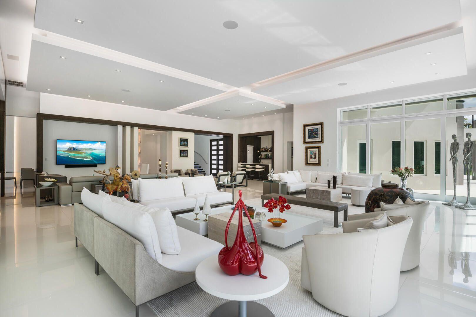 17106 Avenue Le Rivage