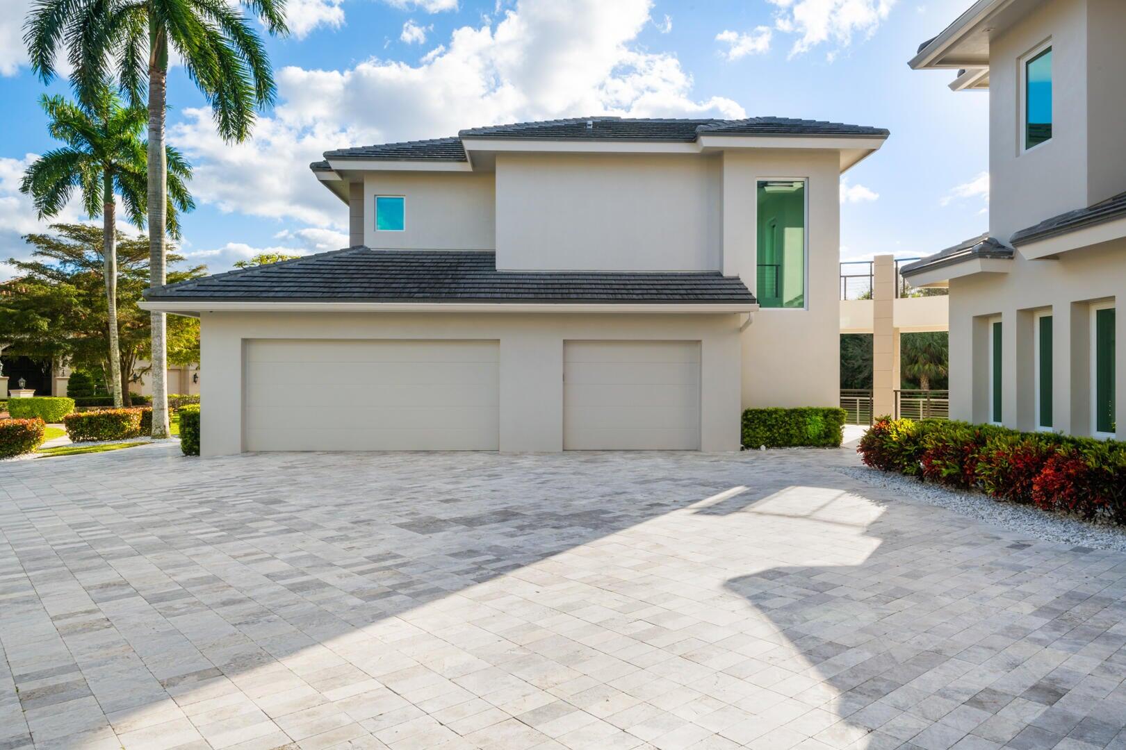 17106 Avenue Le Rivage